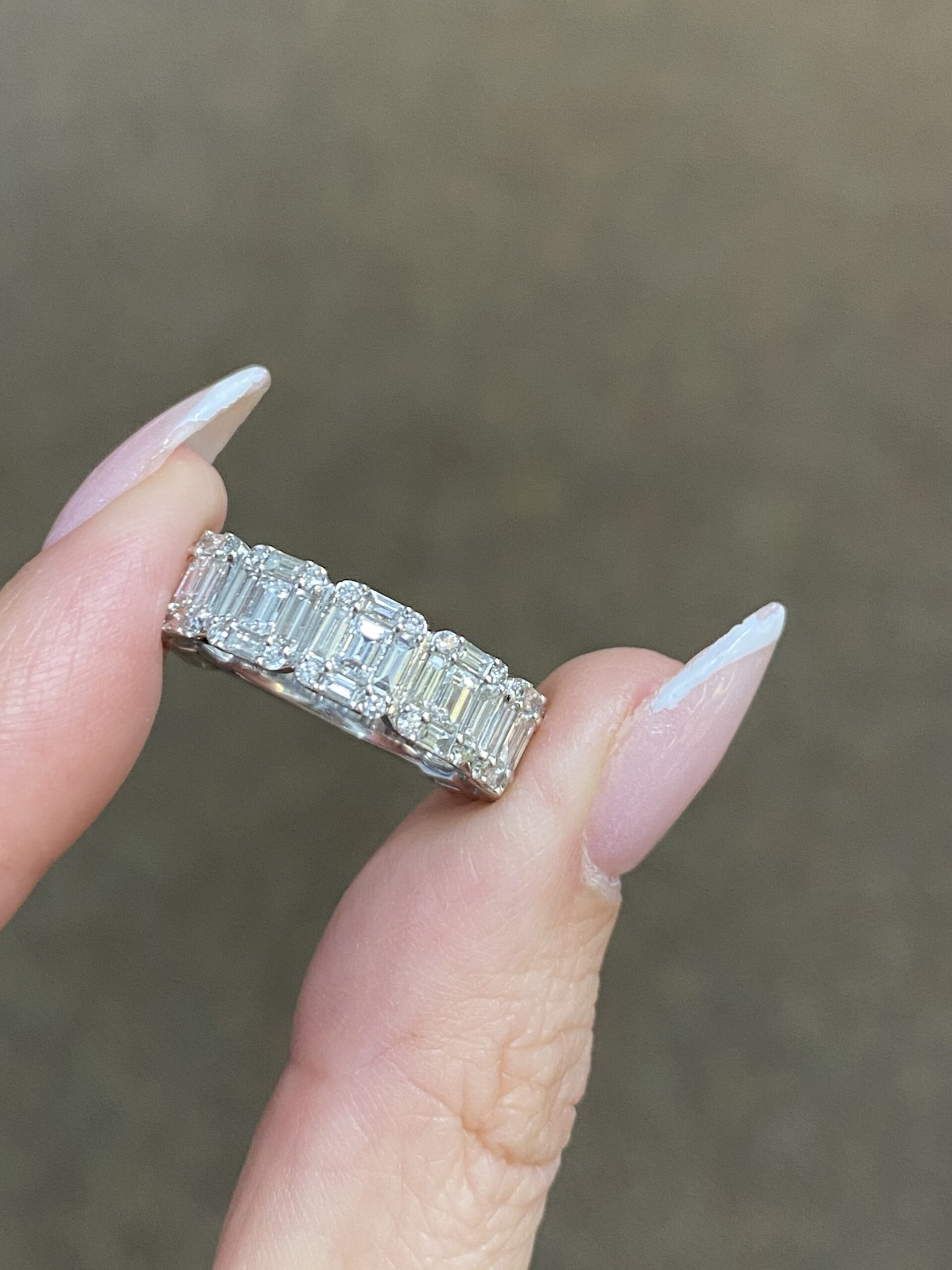 14k White Gold 1.86 cttw Diamond Baguette Cluster Band - Image 3