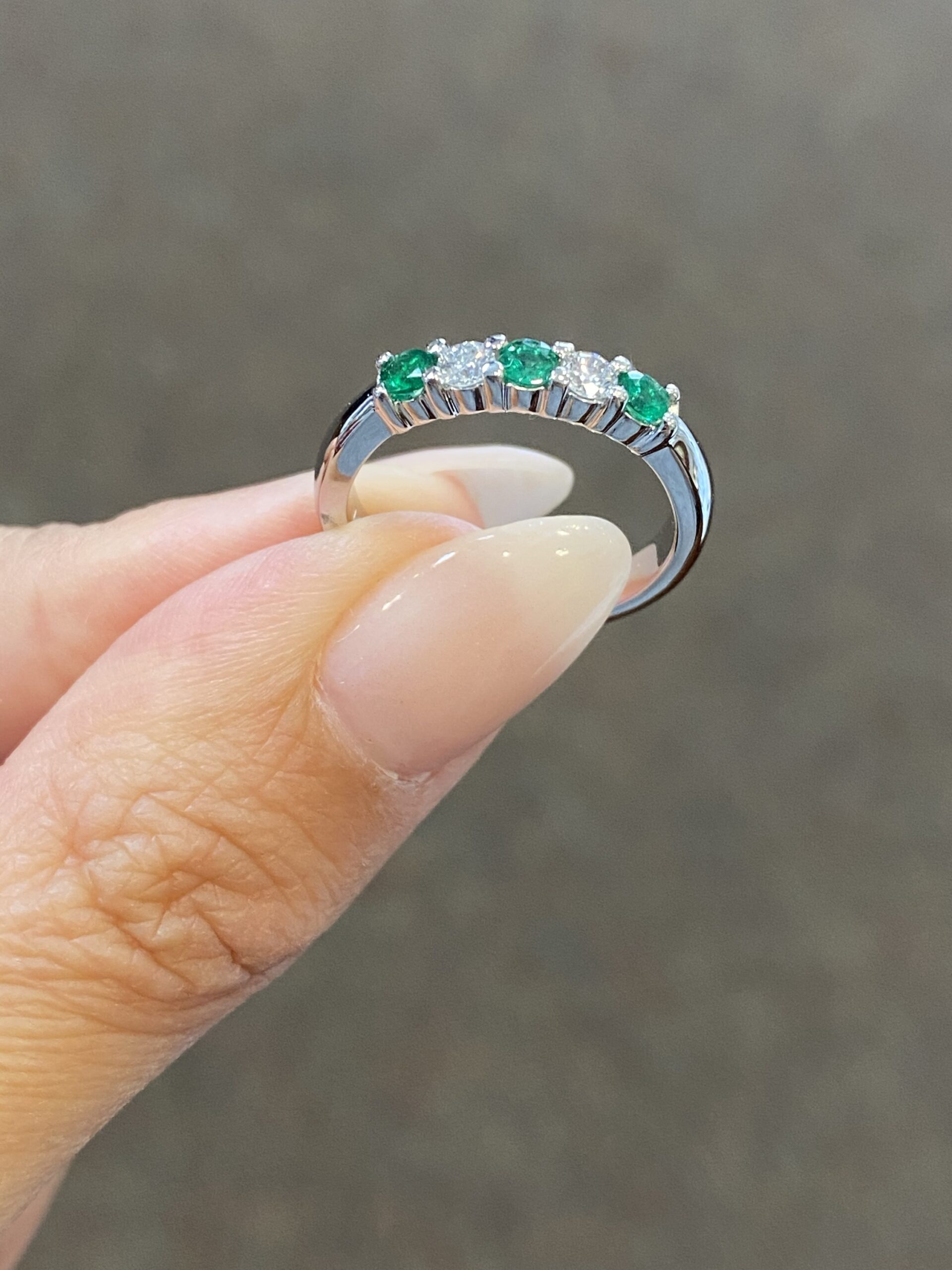 14k White Gold Genuine .25 Cttw Emerald & .20 Cttw Diamond Band - Image 6