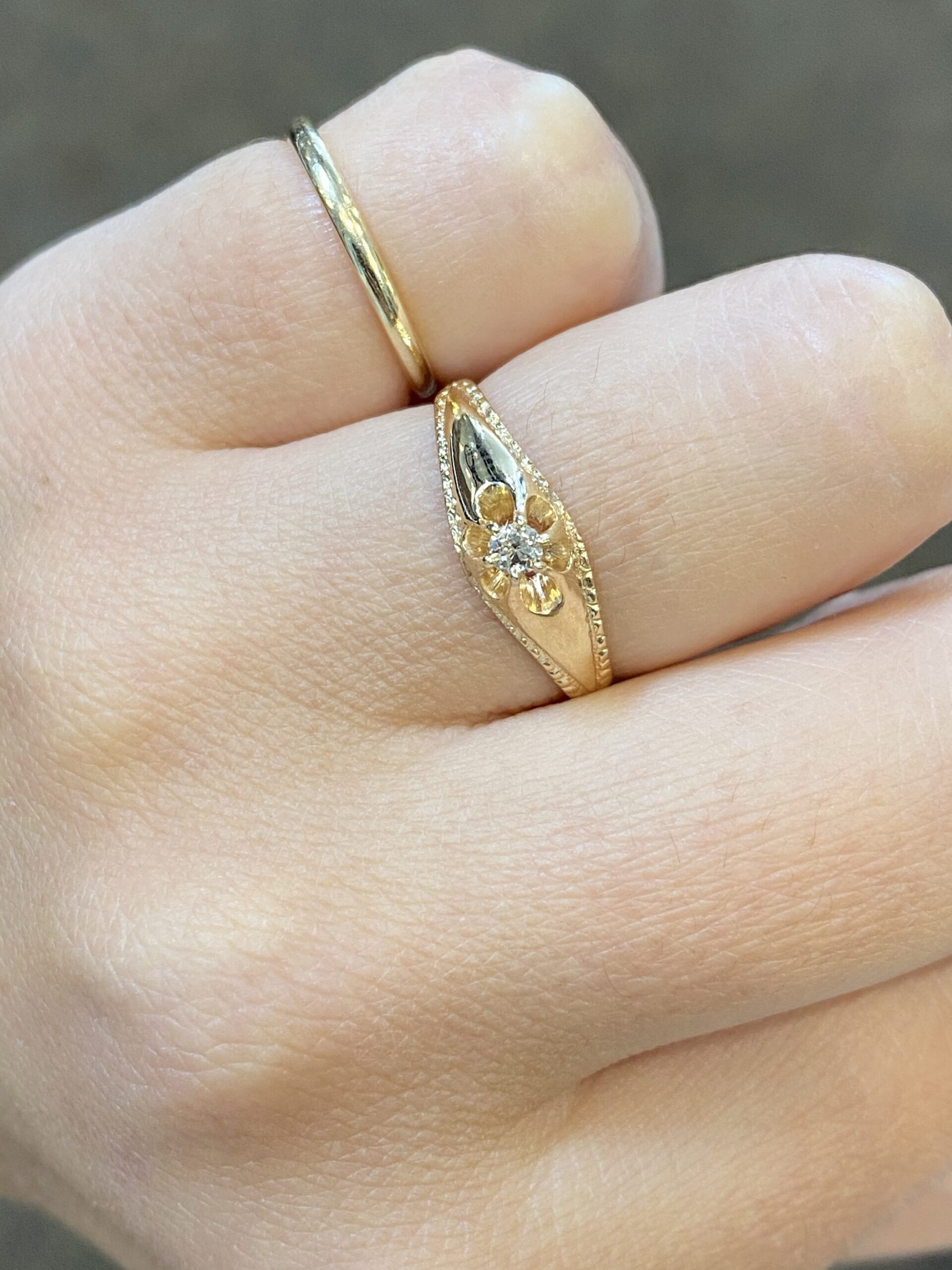 Vintage 14k Yellow Gold .07 Cttw European Cut Diamond Ring - Image 8