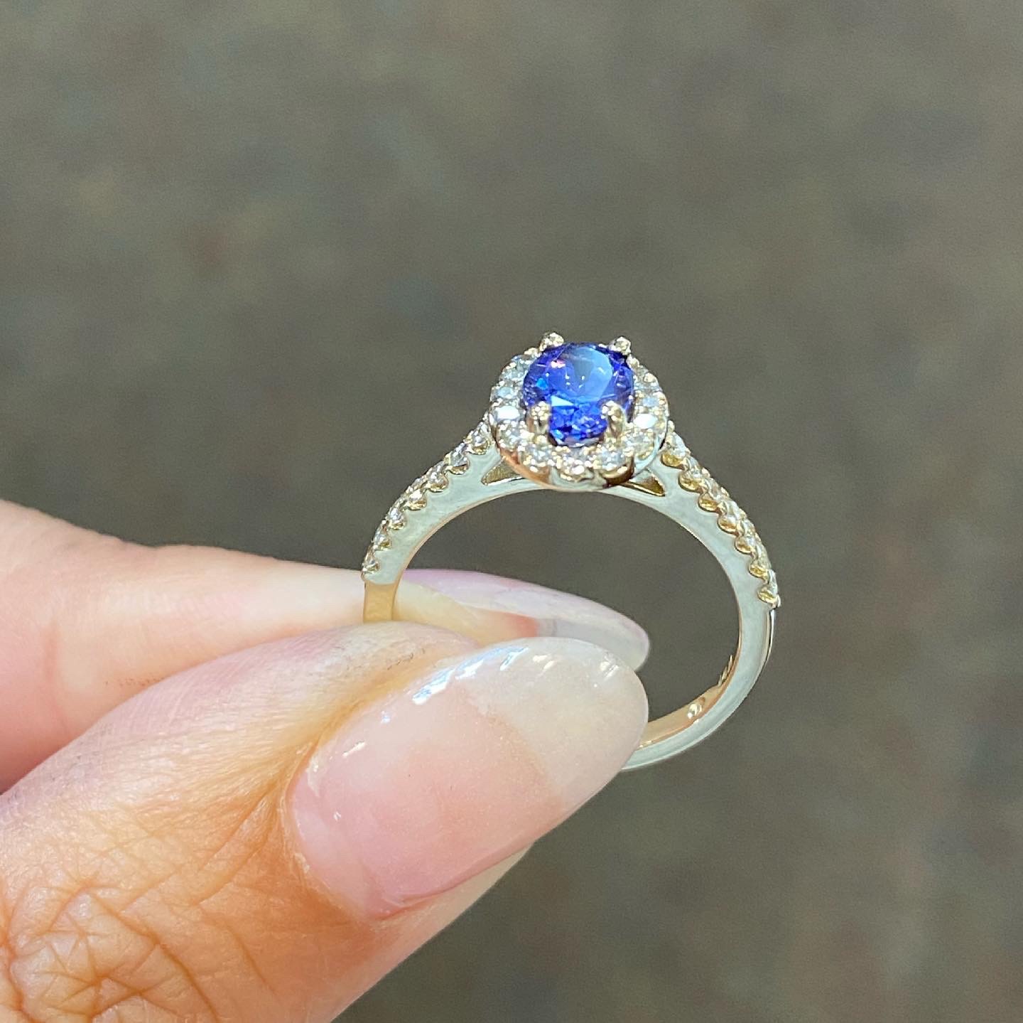 14k Yellow Gold Genuine .85 Cttw Tanzanite & Diamond Halo Ring - Image 9