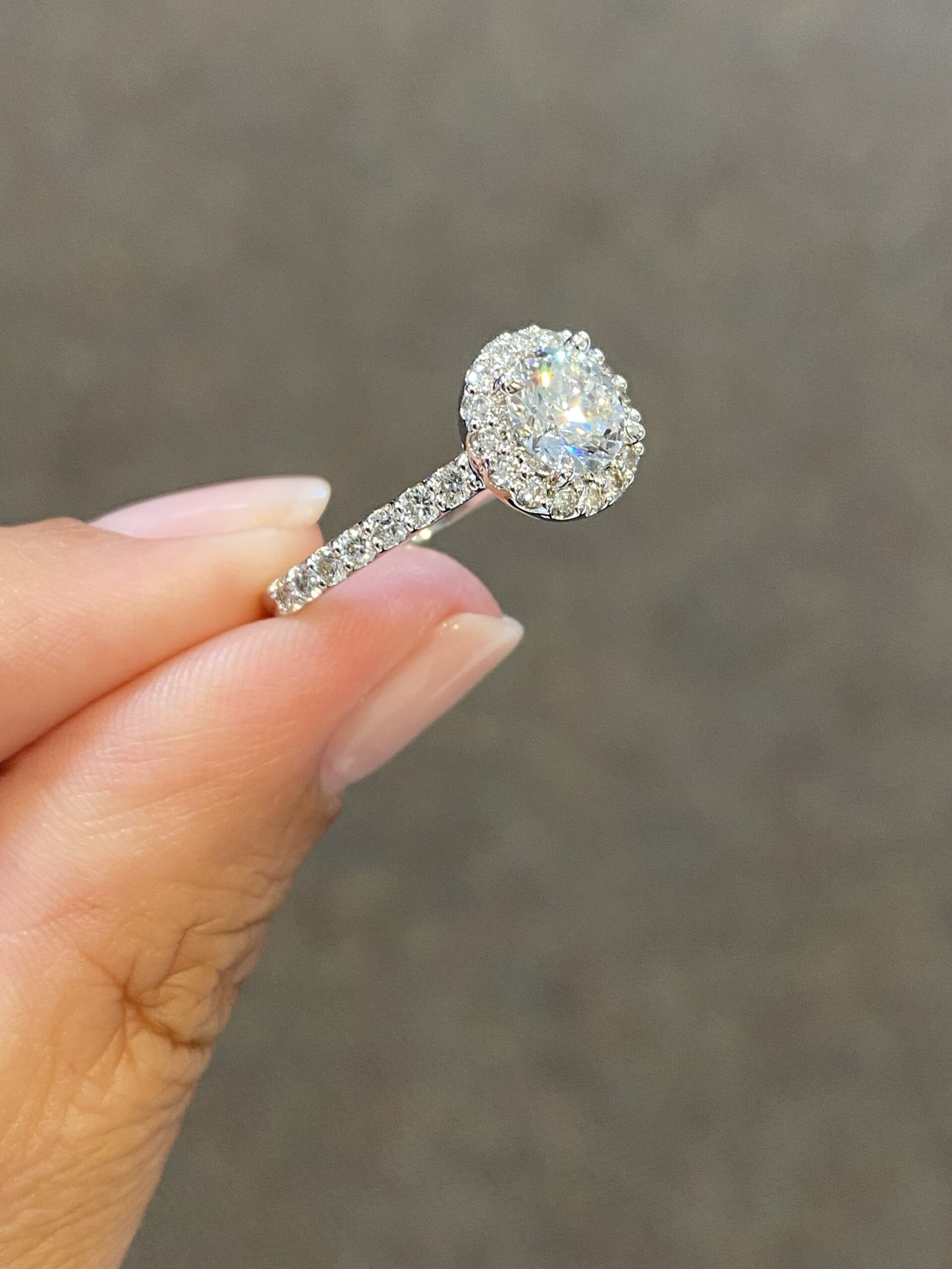 14k White Gold Genuine .92 Cttw G.I.A. Certified Round Brilliant Cut Diamond Halo Ring - Image 4