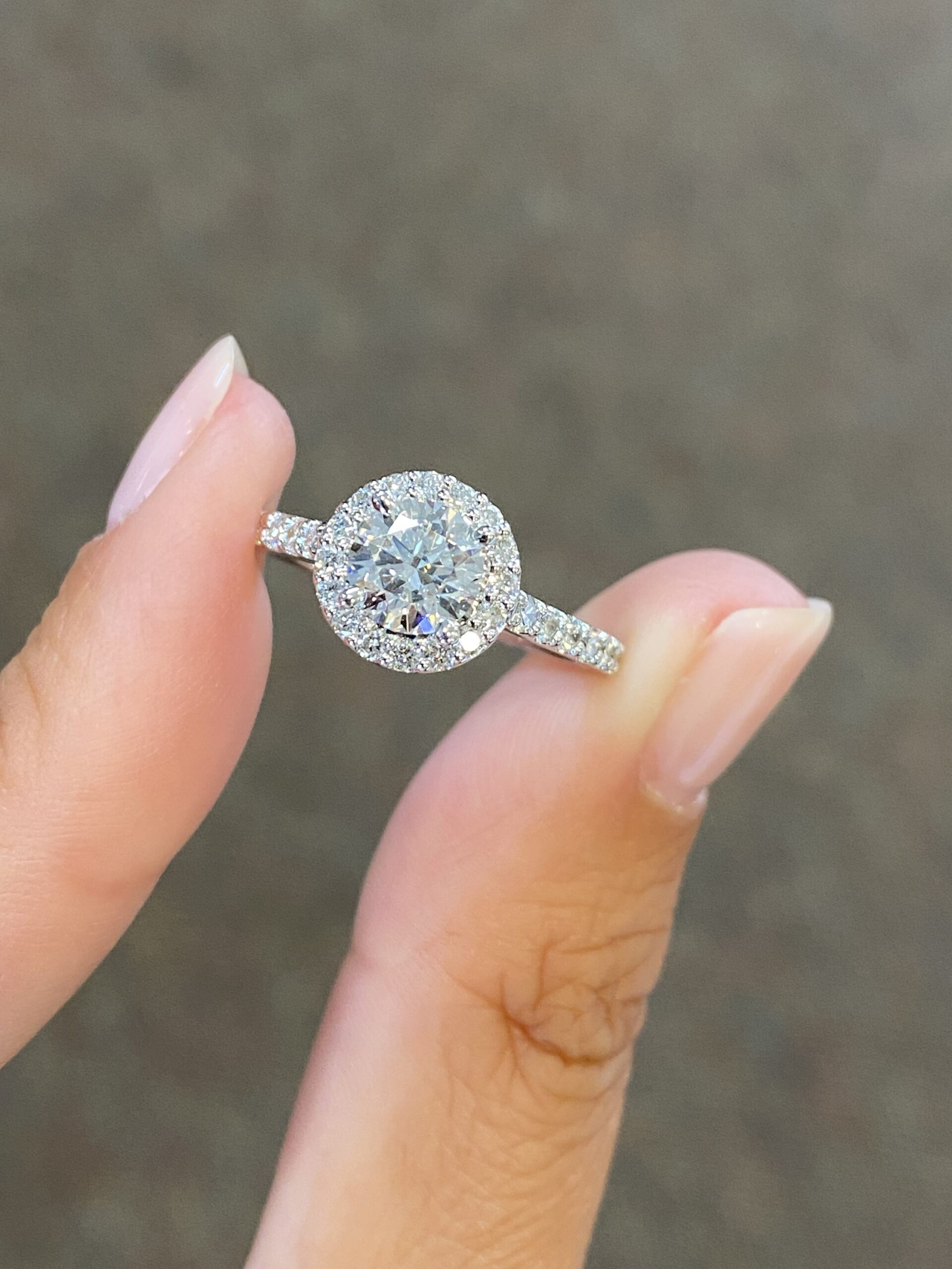 14k White Gold Genuine .92 Cttw G.I.A. Certified Round Brilliant Cut Diamond Halo Ring - Image 3