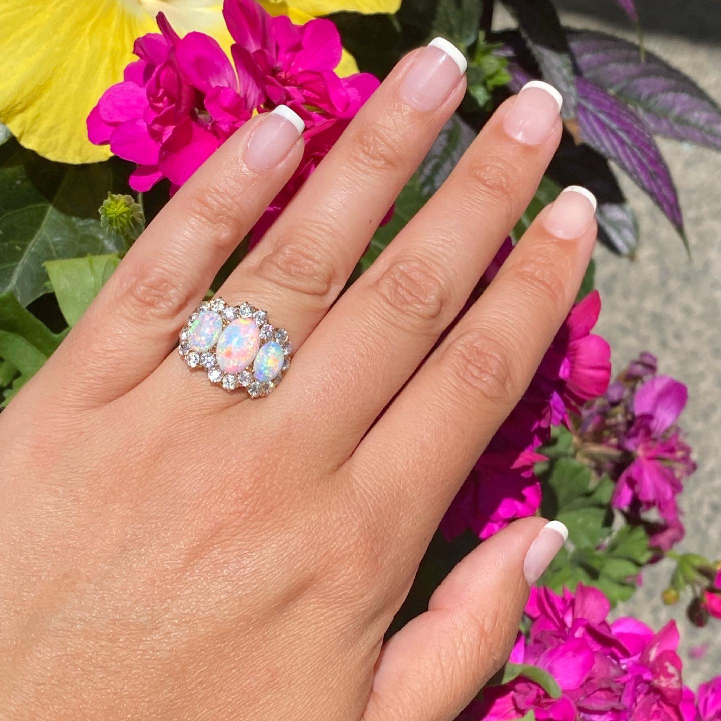 Antique 18k Yellow Gold Genuine Opal & Old Mine Cut Diamond Cluster Ring - Image 13