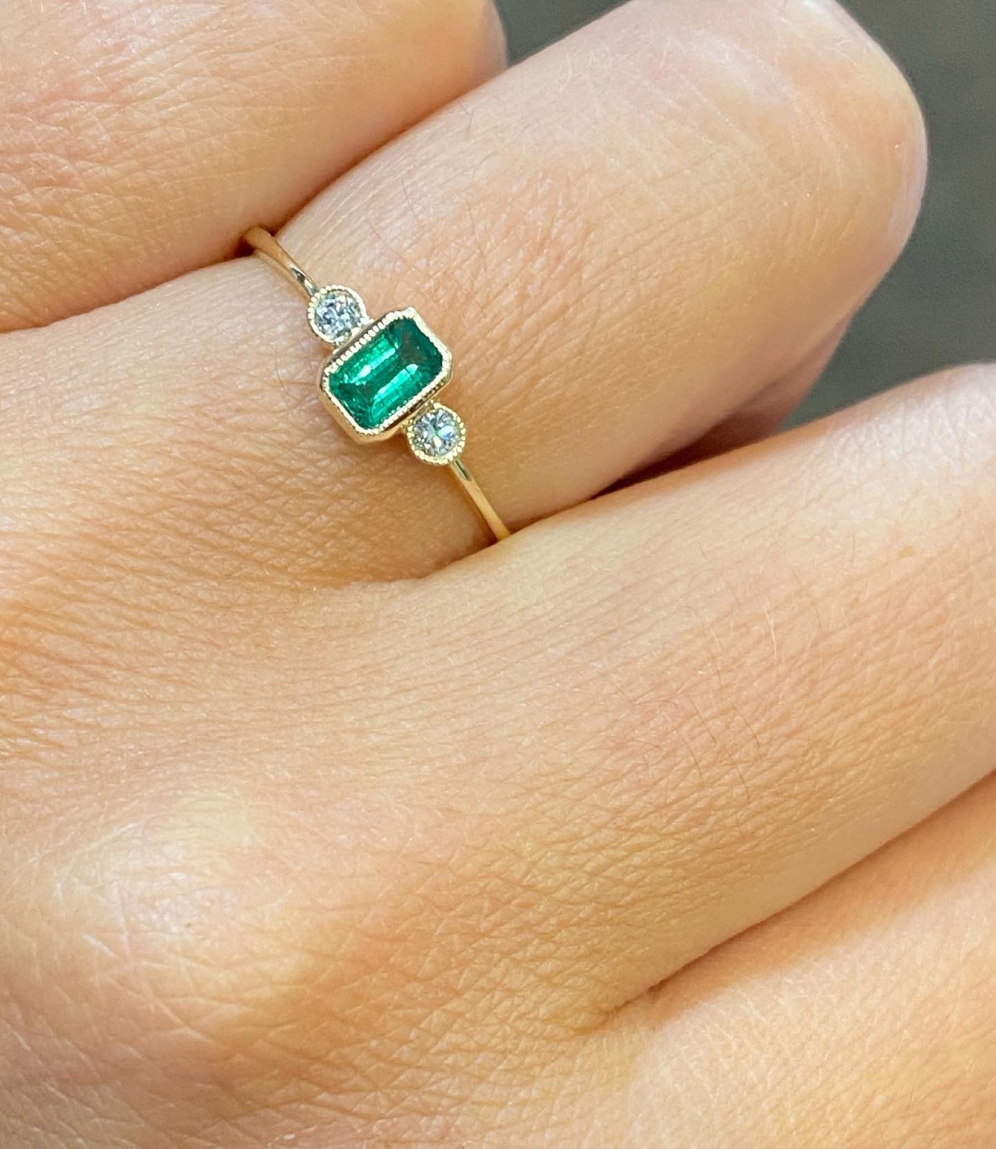 14k Yellow Gold Genuine .24 Cttw Emerald & Diamond 3 Stone Ring - Image 7