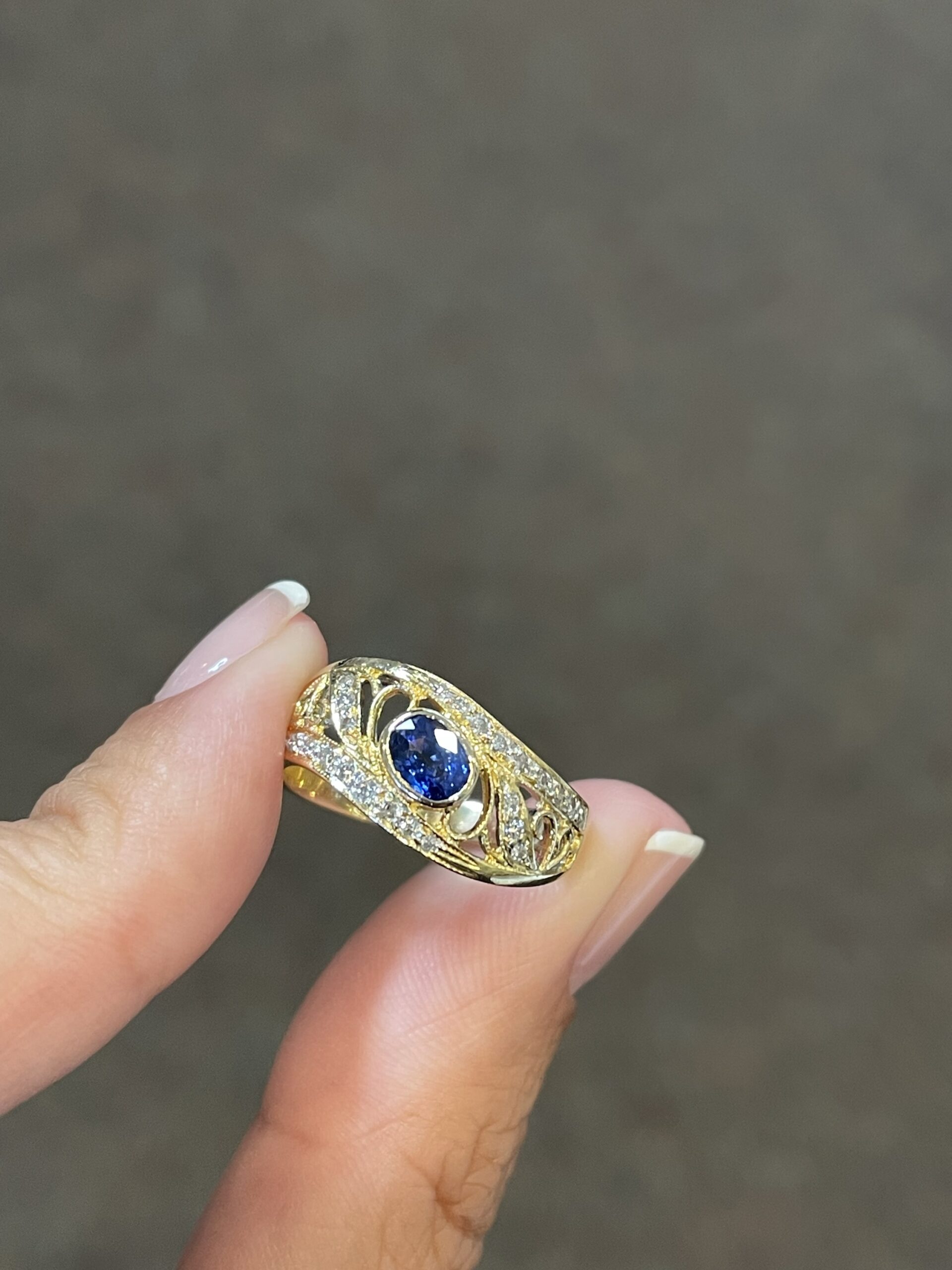 Vintage 14k Yellow Gold Genuine 1/2 Carat Bezel Set Sapphire & Diamond Filigree Ring