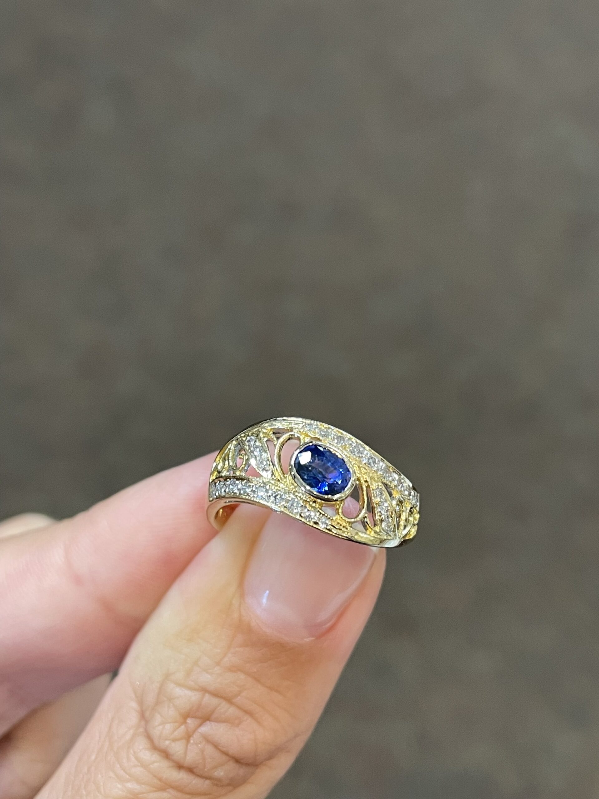 Vintage 14k Yellow Gold Genuine 1/2 Carat Bezel Set Sapphire & Diamond Filigree Ring - Image 4