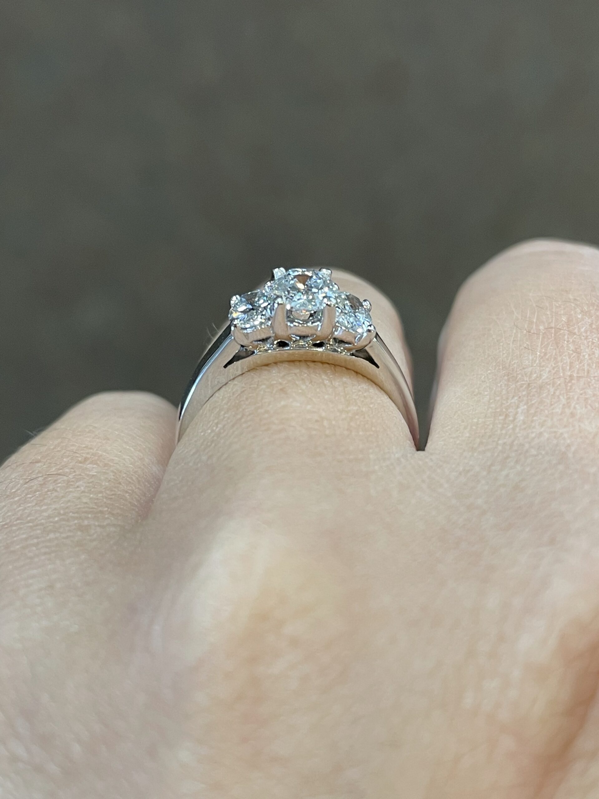 18k White Gold Genuine 1.05 Cttw Oval Brilliant Cut Diamond 3 Stone Engagement Ring - Image 28