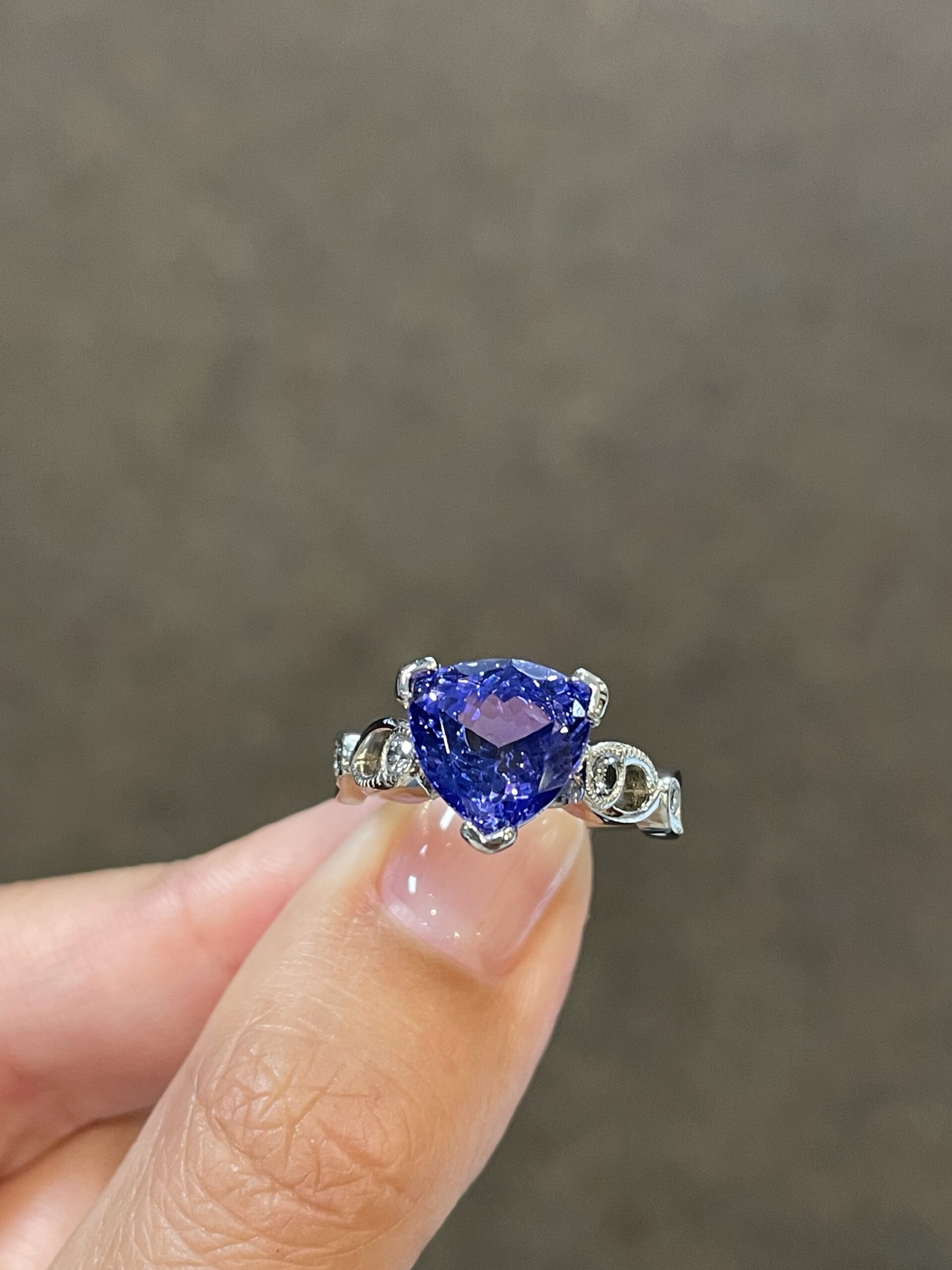 14k White Gold Genuine 4.55 Cttw Tanzanite & Diamond Ring - Image 3