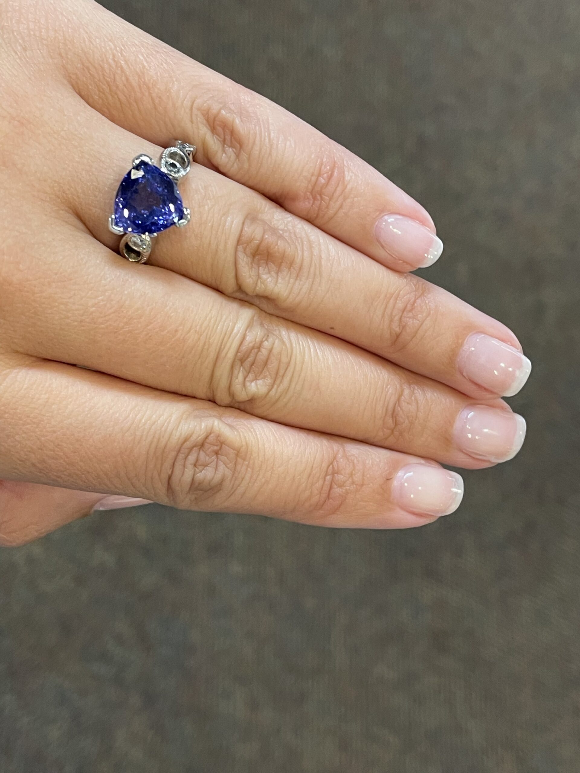 14k White Gold Genuine 4.55 Cttw Tanzanite & Diamond Ring - Image 17