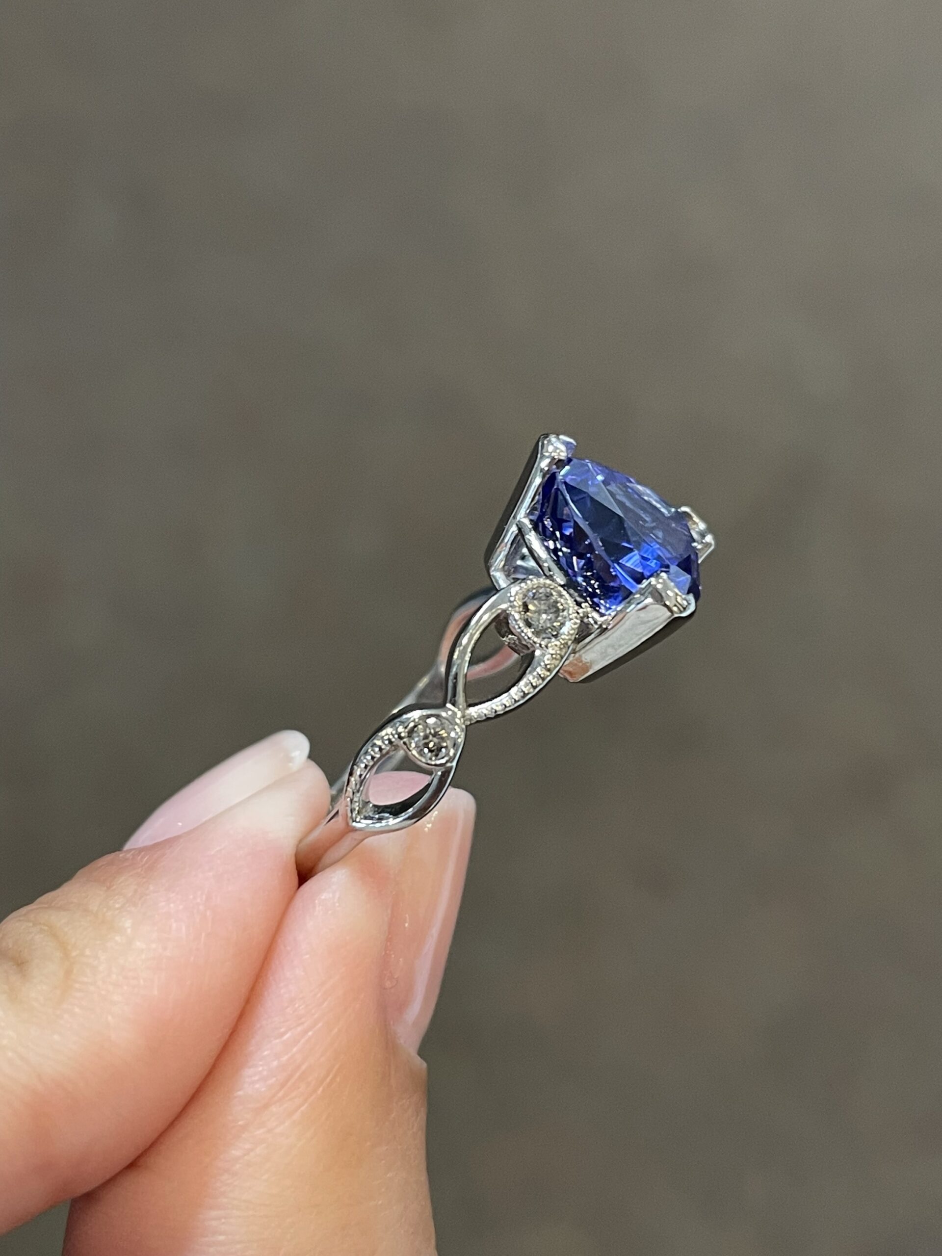 14k White Gold Genuine 4.55 Cttw Tanzanite & Diamond Ring - Image 9