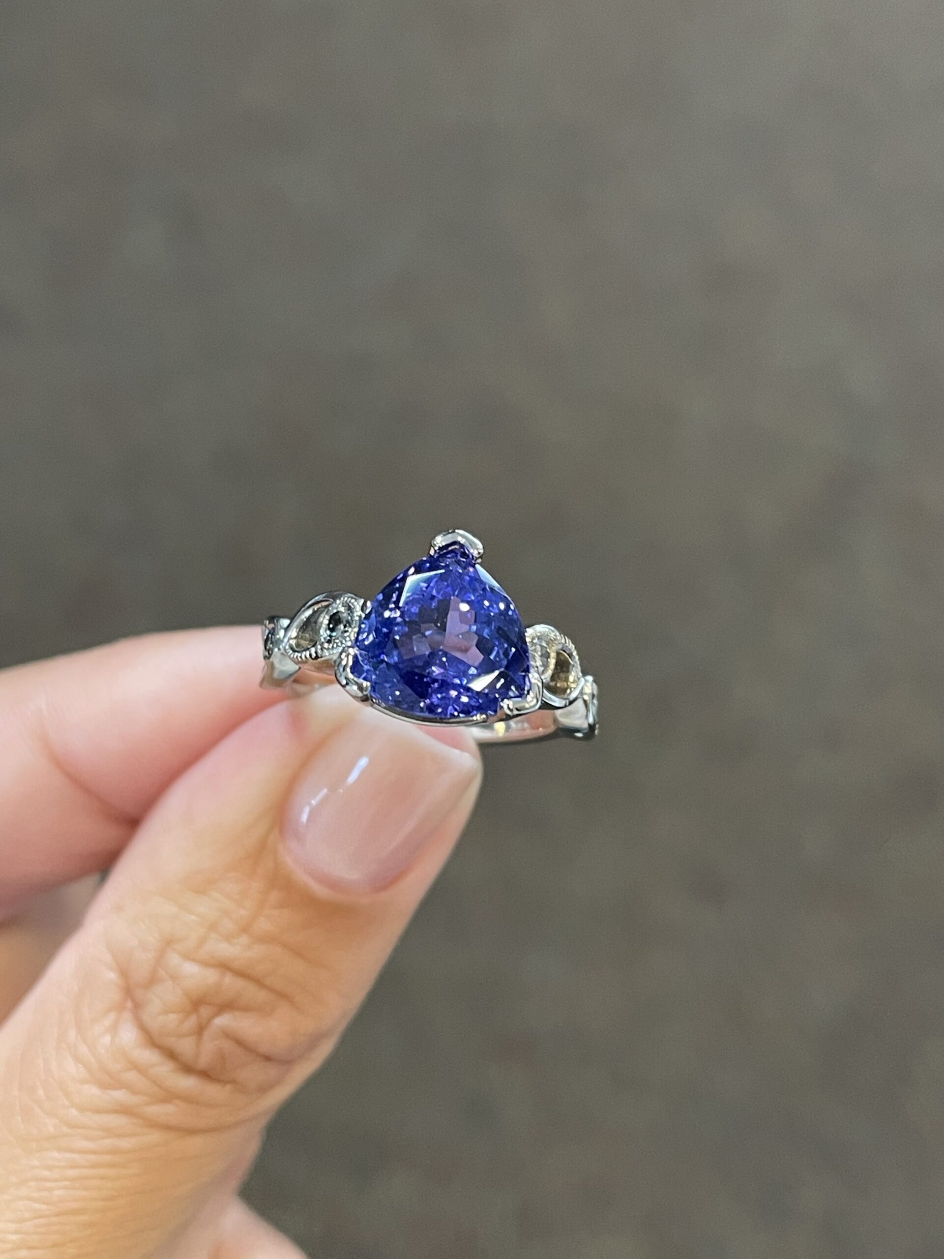 14k White Gold Genuine 4.55 Cttw Tanzanite & Diamond Ring - Image 7