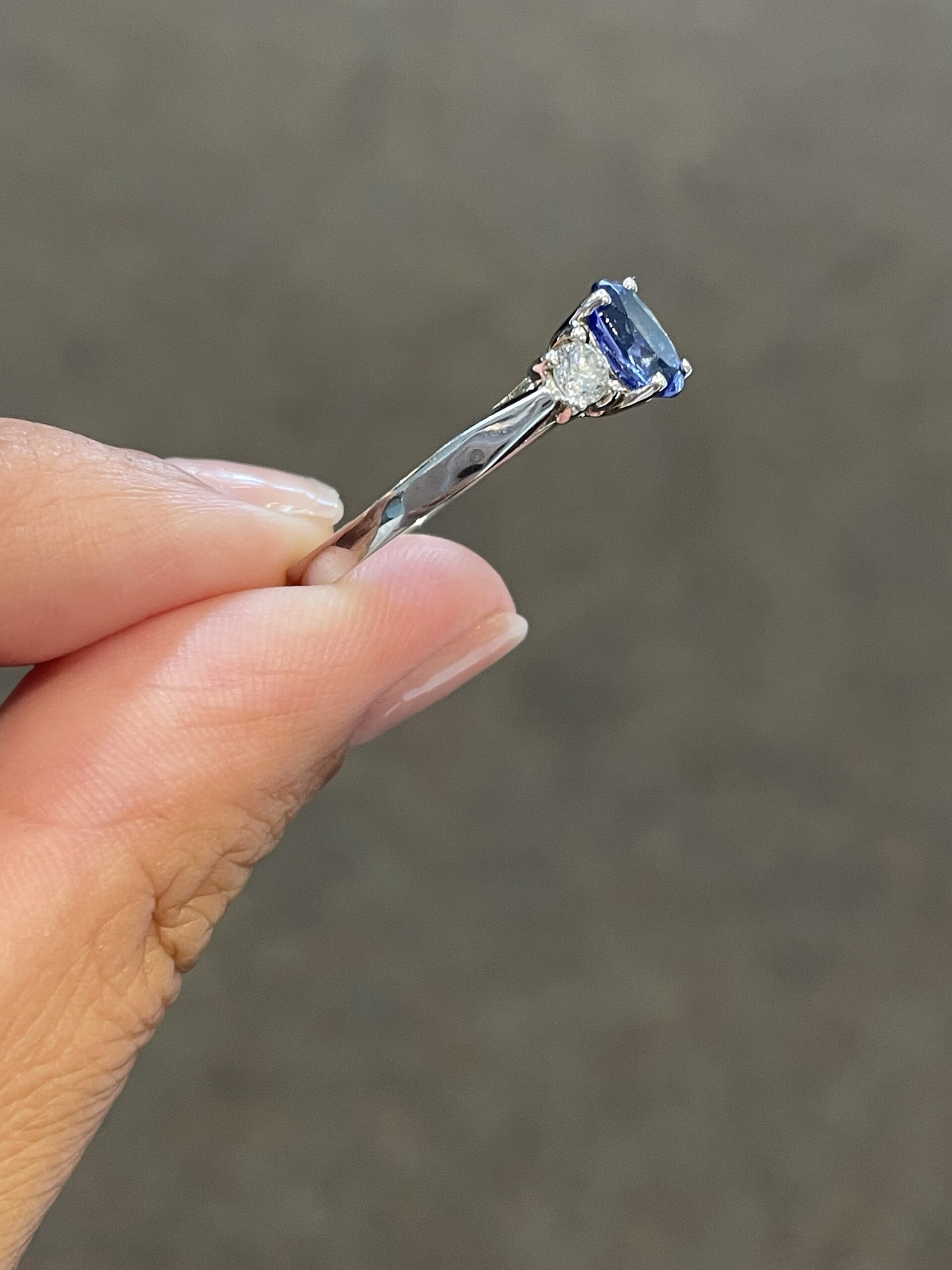 14k White Gold Genuine .95 Cttw Tanzanite & Diamond 3 Stone Ring - Image 3