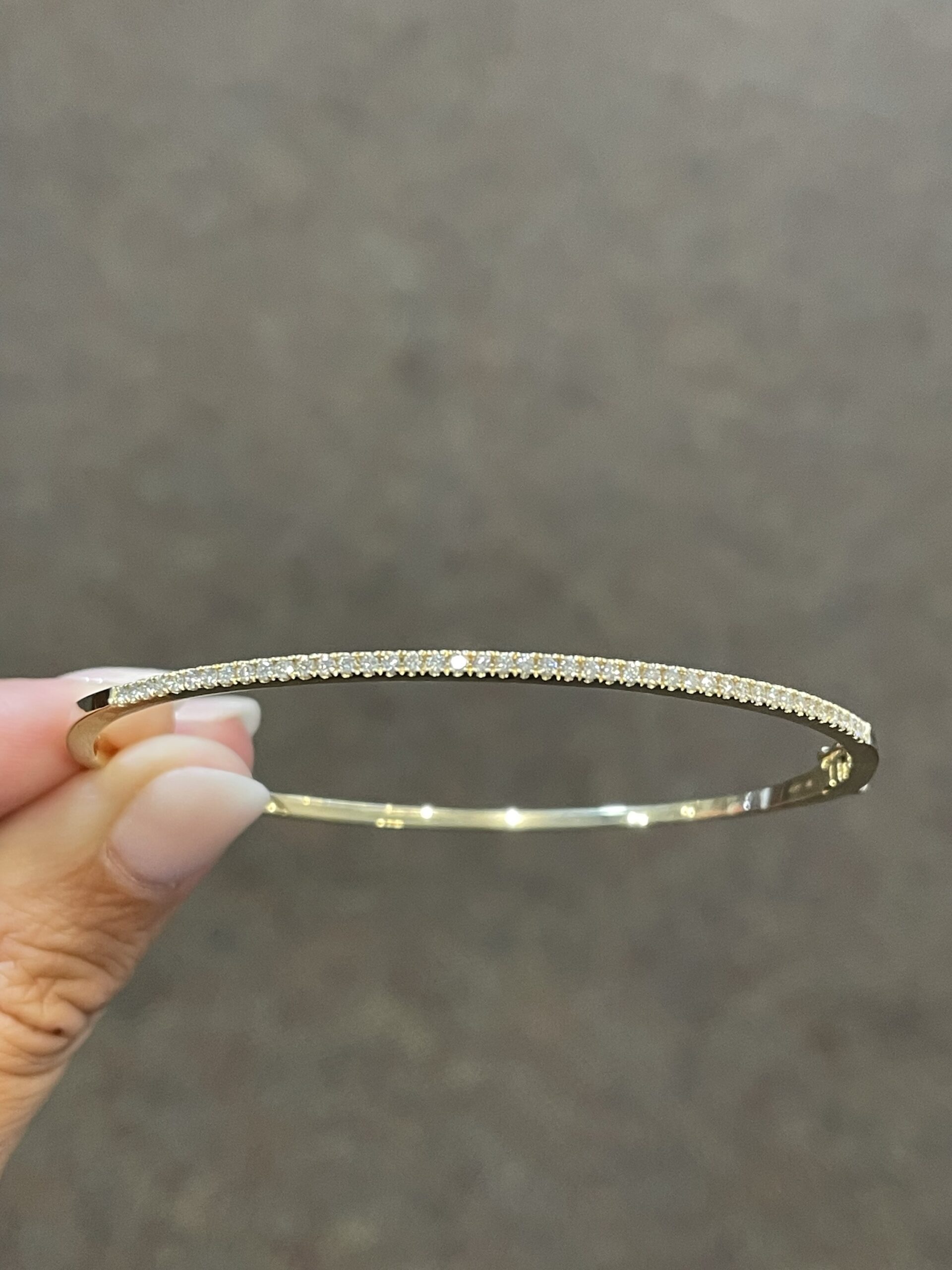 14k Yellow Gold .42 Cttw Genuine Round Brilliant Cut Diamond Bangle Bracelet