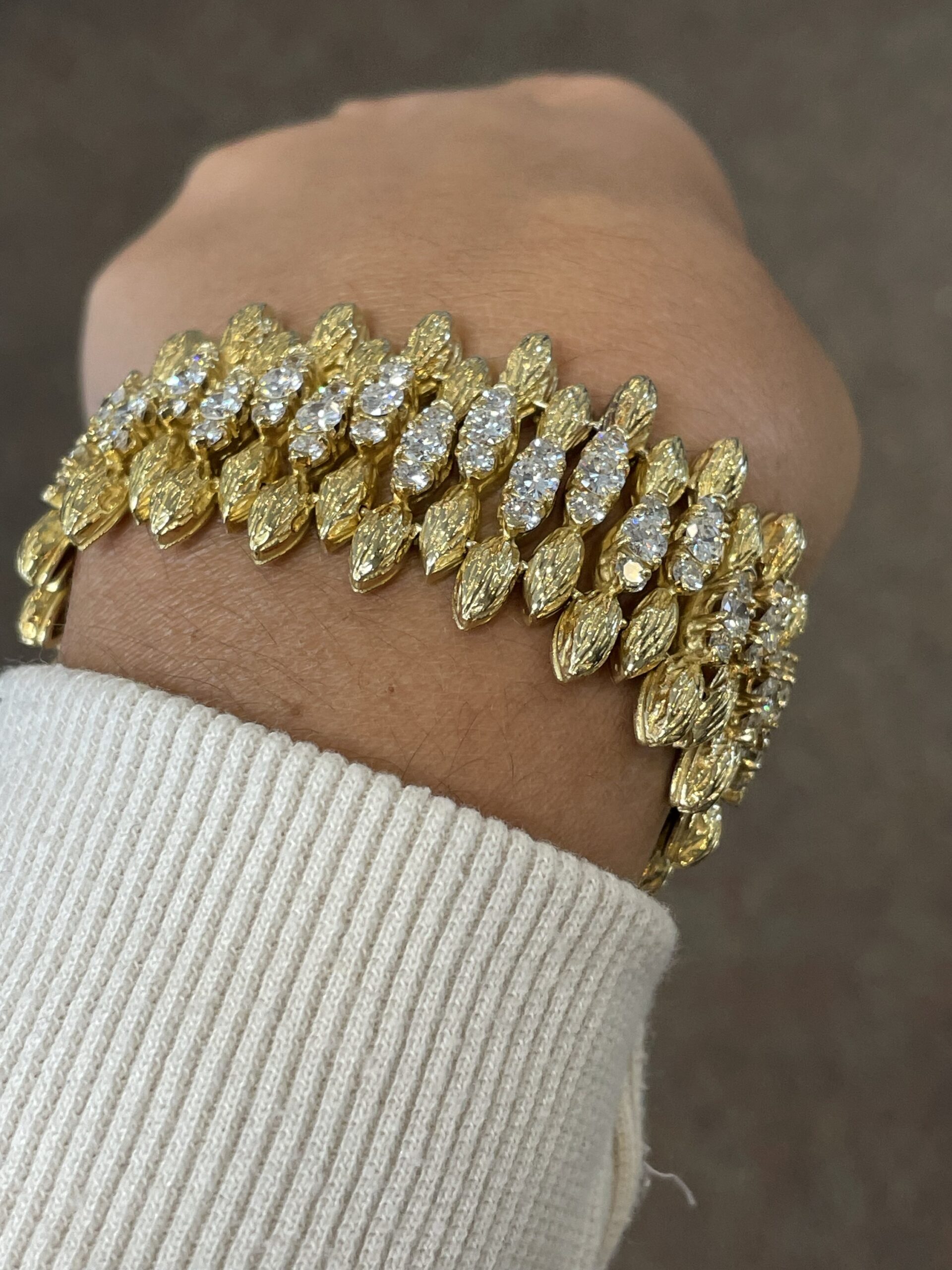 Antique 18k Yellow Gold 10 Carat Genuine Round Brilliant Cut Diamond Bracelet - Image 7