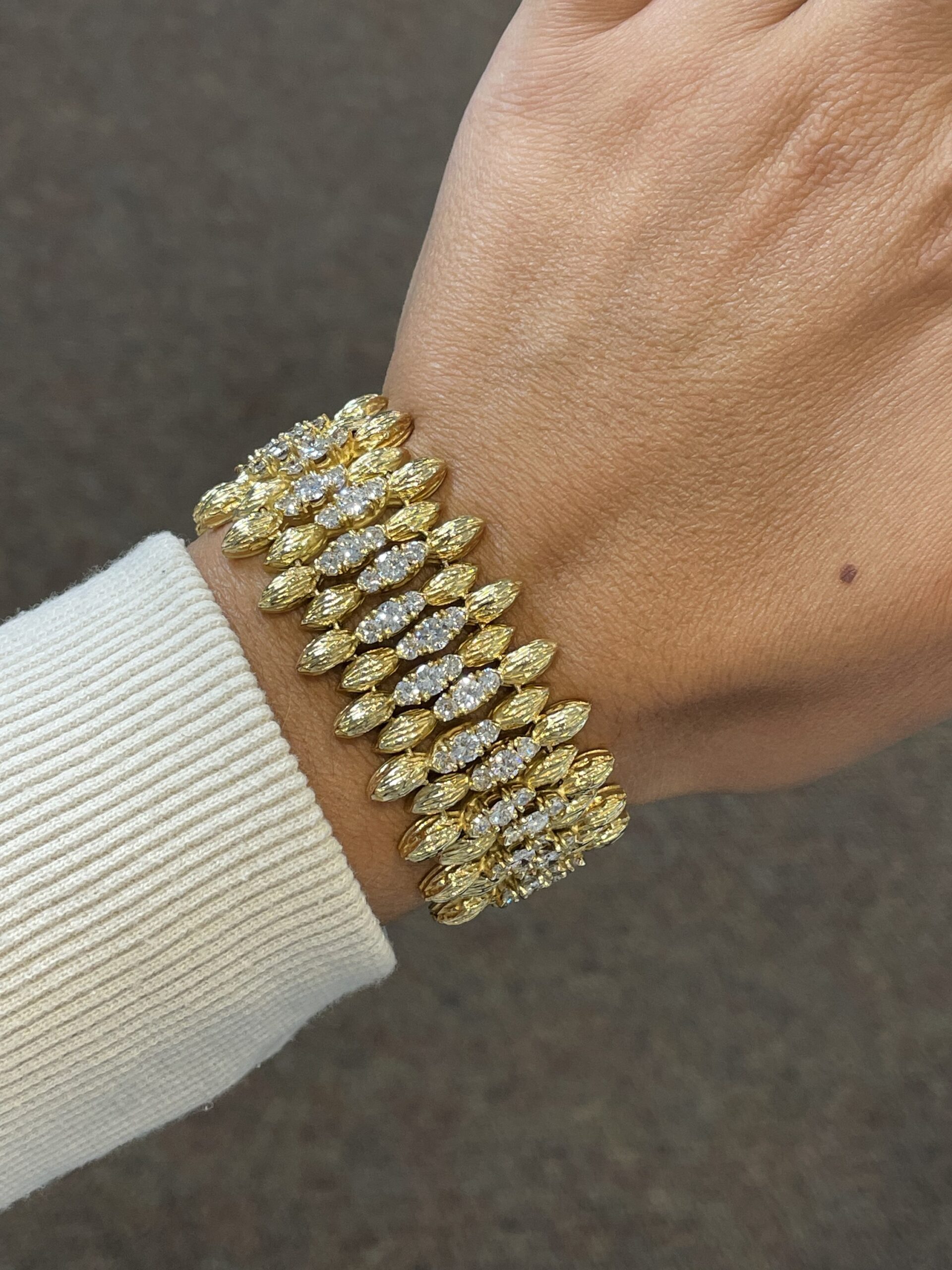 Antique 18k Yellow Gold 10 Carat Genuine Round Brilliant Cut Diamond Bracelet - Image 9