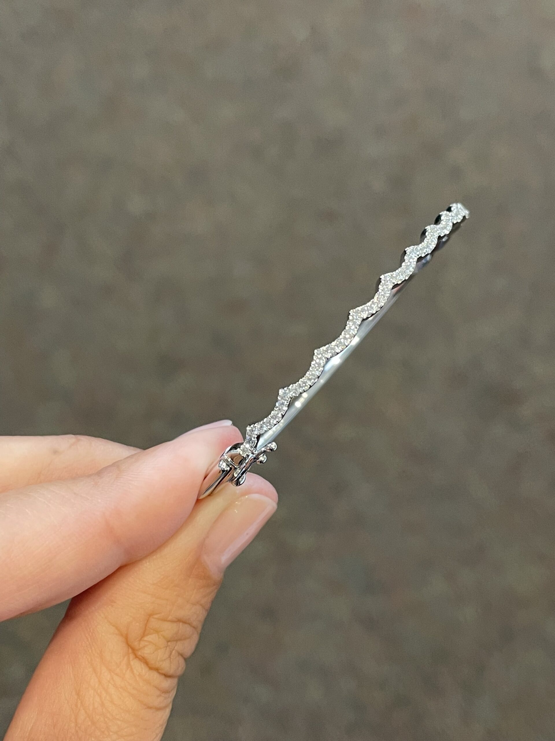 14k White Gold .48 Cttw Genuine Round Brilliant Cut Diamond Wavy Bangle Bracelet - Image 6