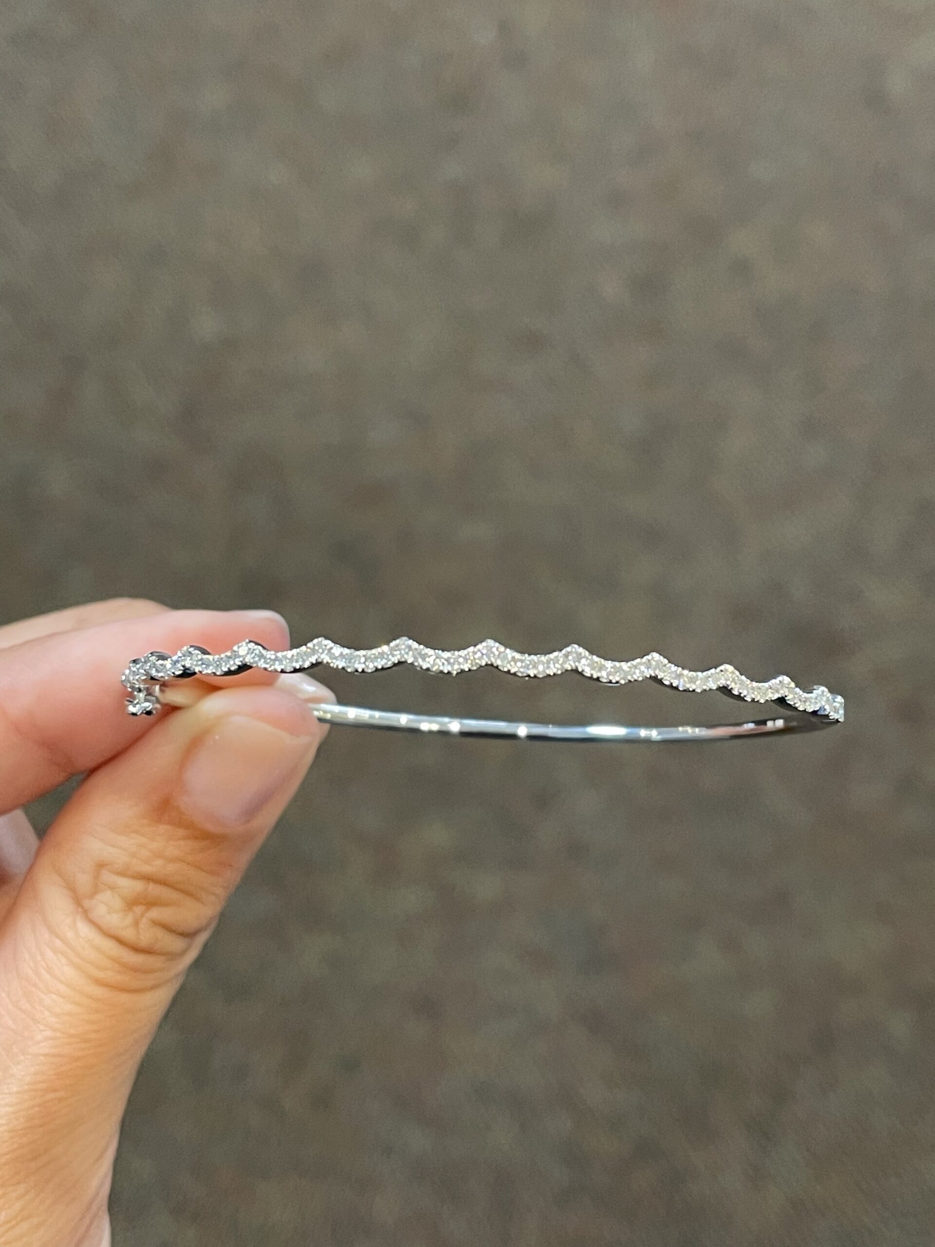 14k White Gold .48 Cttw Genuine Round Brilliant Cut Diamond Wavy Bangle Bracelet - Image 4