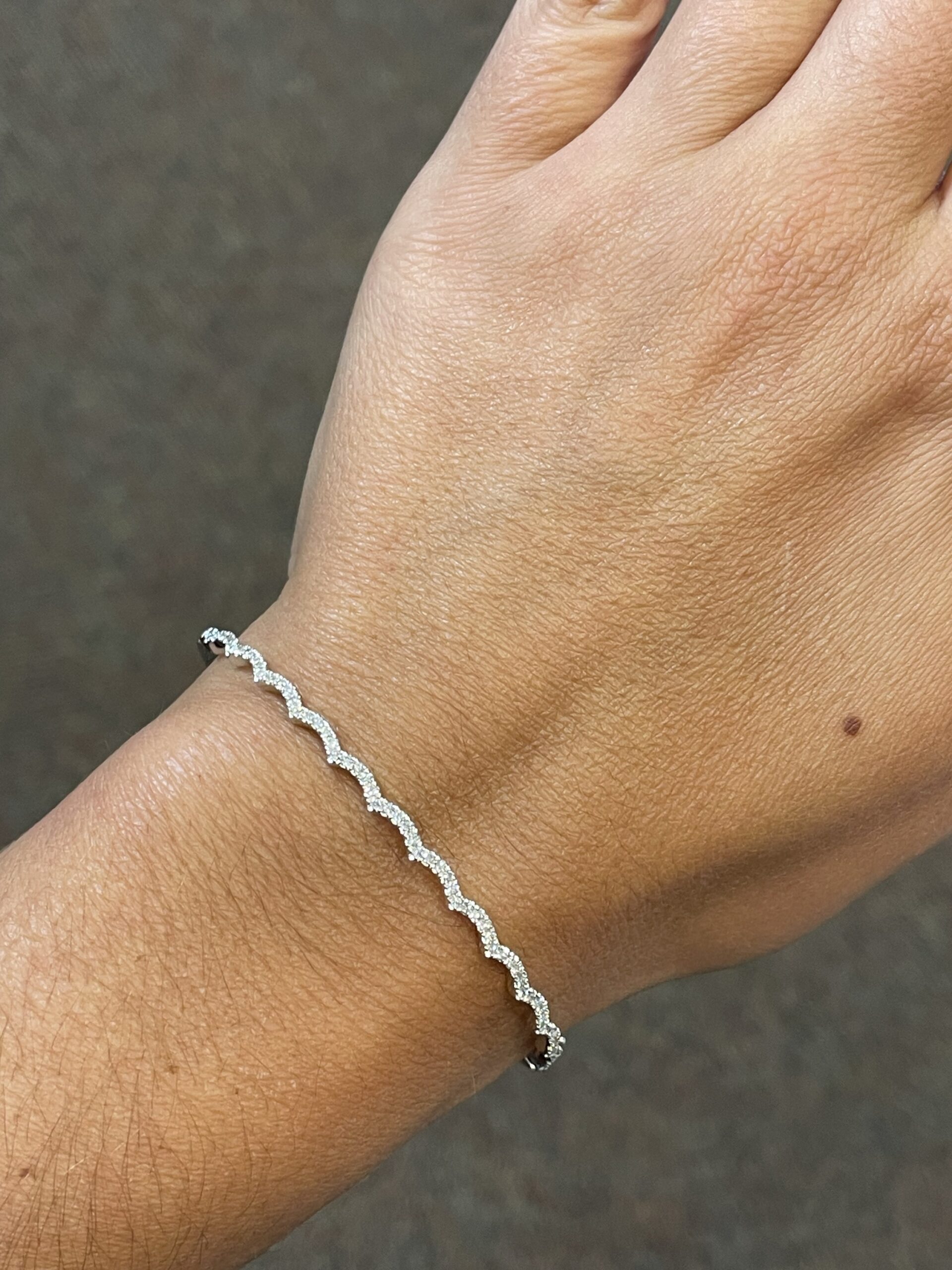 14k White Gold .48 Cttw Genuine Round Brilliant Cut Diamond Wavy Bangle Bracelet - Image 8