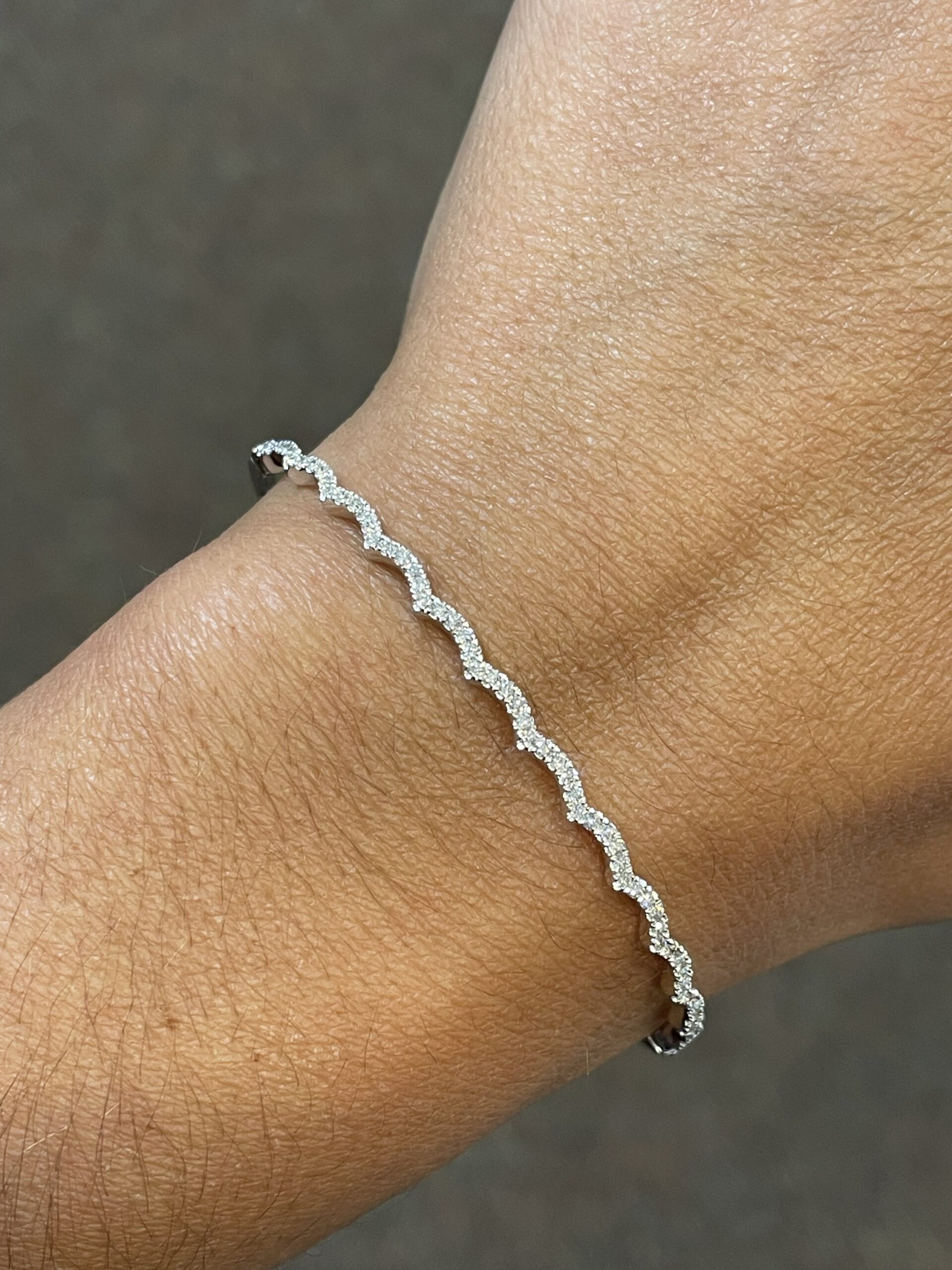 14k White Gold .48 Cttw Genuine Round Brilliant Cut Diamond Wavy Bangle Bracelet - Image 9