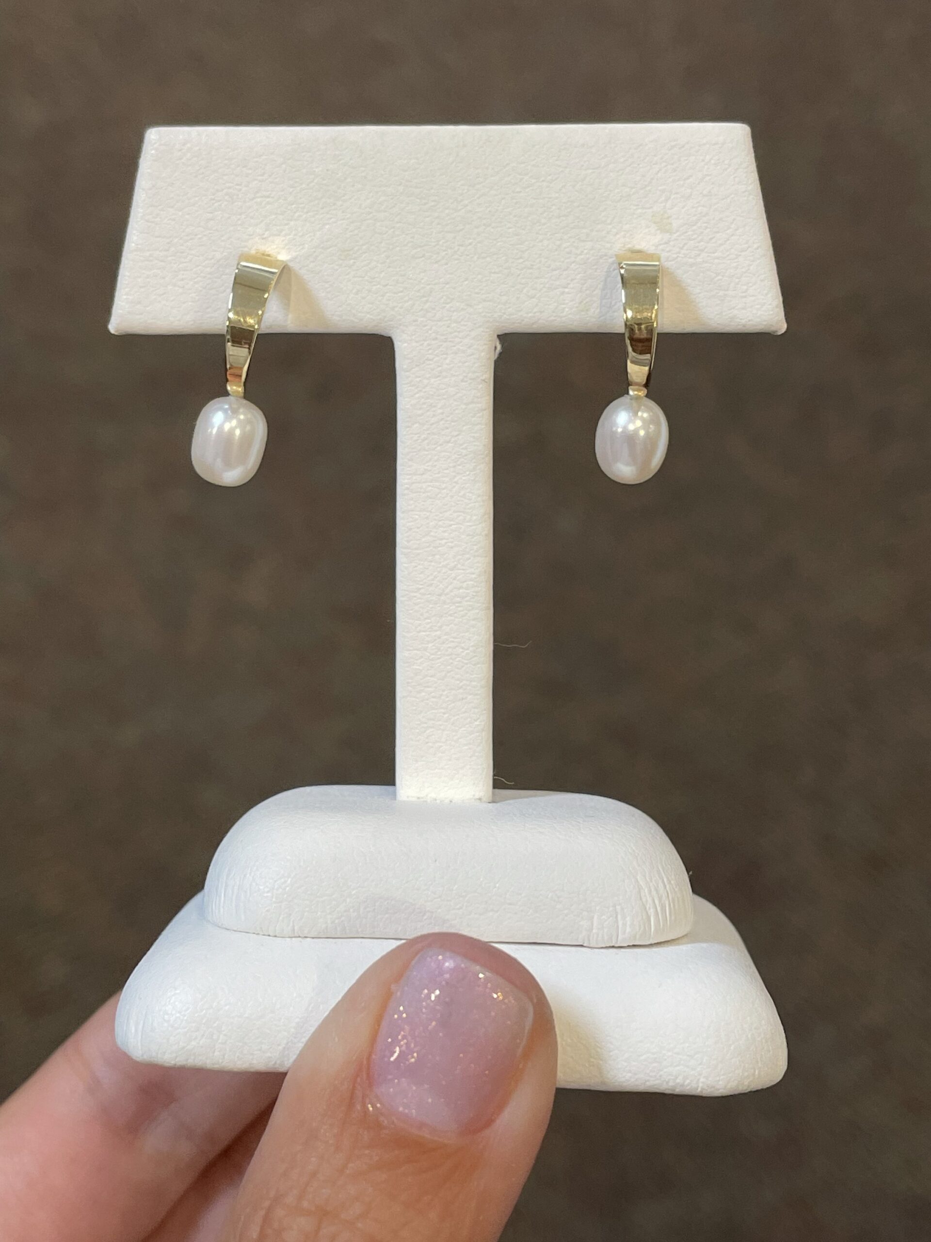 Tom Kruskal 14k Yellow Gold 8 MM Pearl Stud Earrings - Image 2