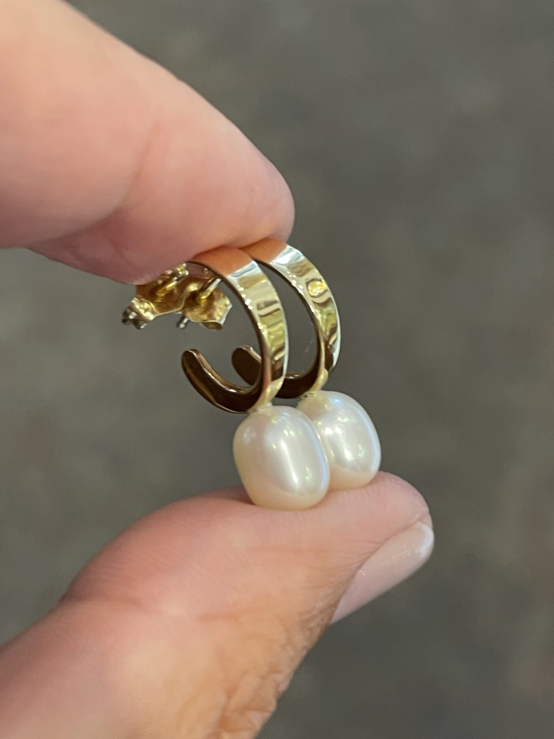 Tom Kruskal 14k Yellow Gold 8 MM Pearl Stud Earrings - Image 7