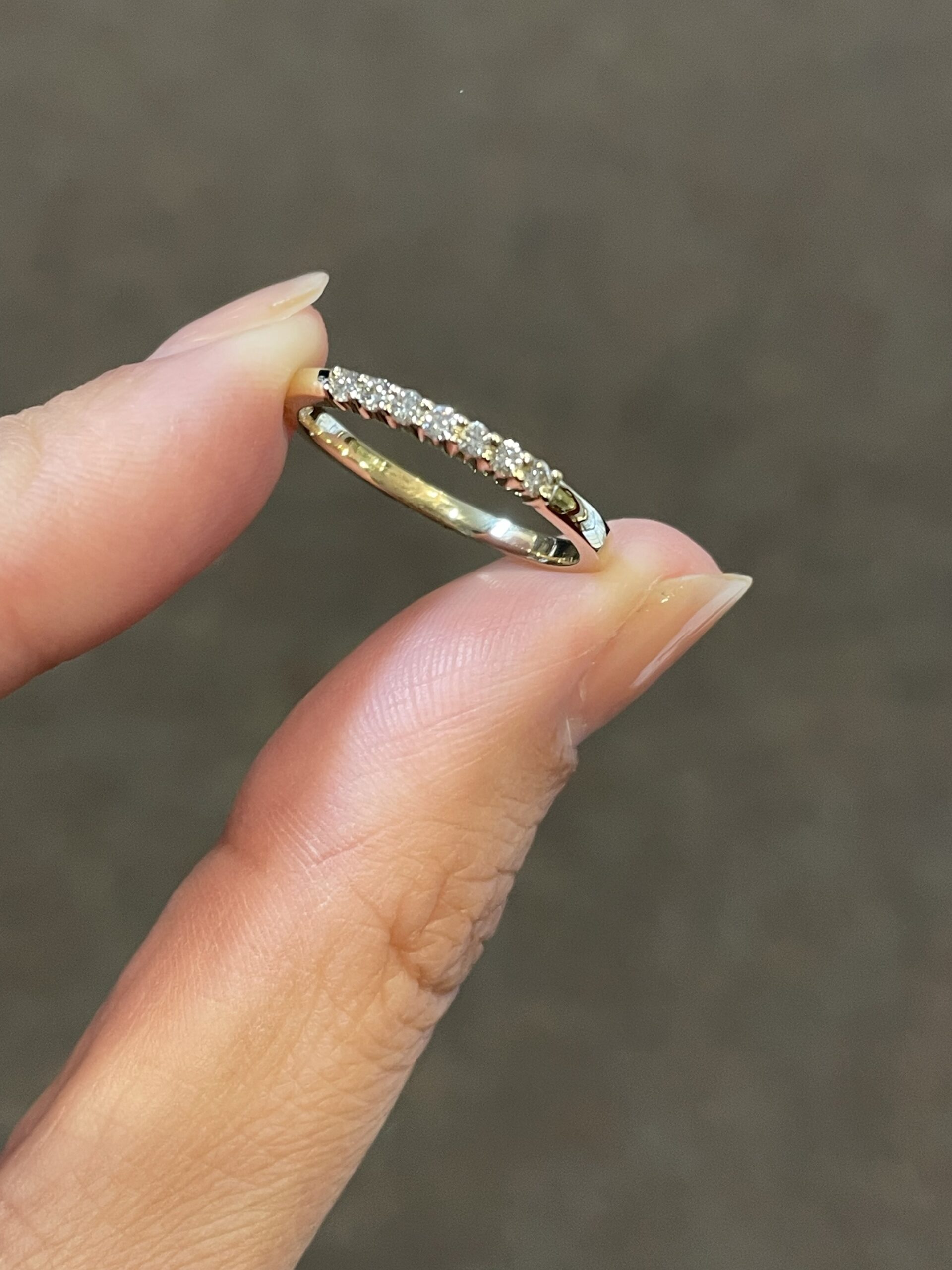 14k Yellow Gold 7 Stone Genuine .19 Cttw Round Brilliant Cut Diamond Shared Prong Band - Image 2