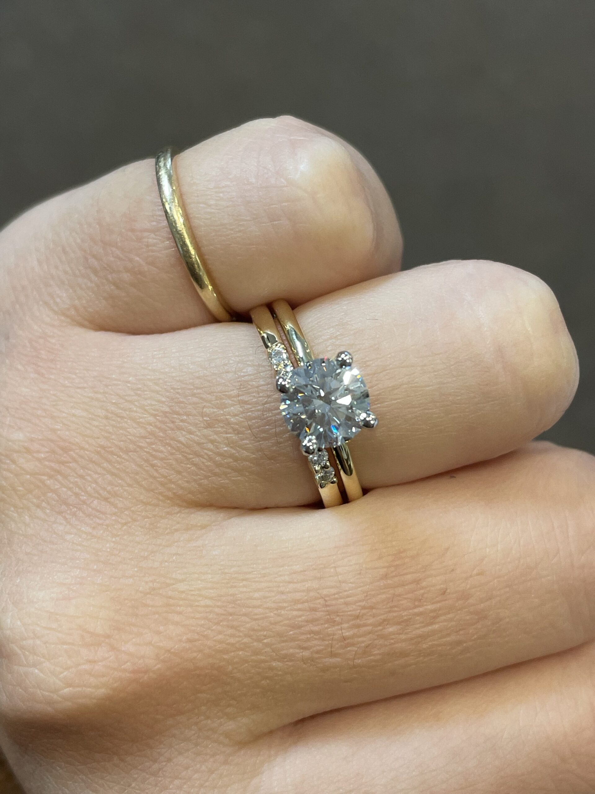 14k Yellow Gold 7 Stone Genuine .19 Cttw Round Brilliant Cut Diamond Shared Prong Band - Image 6