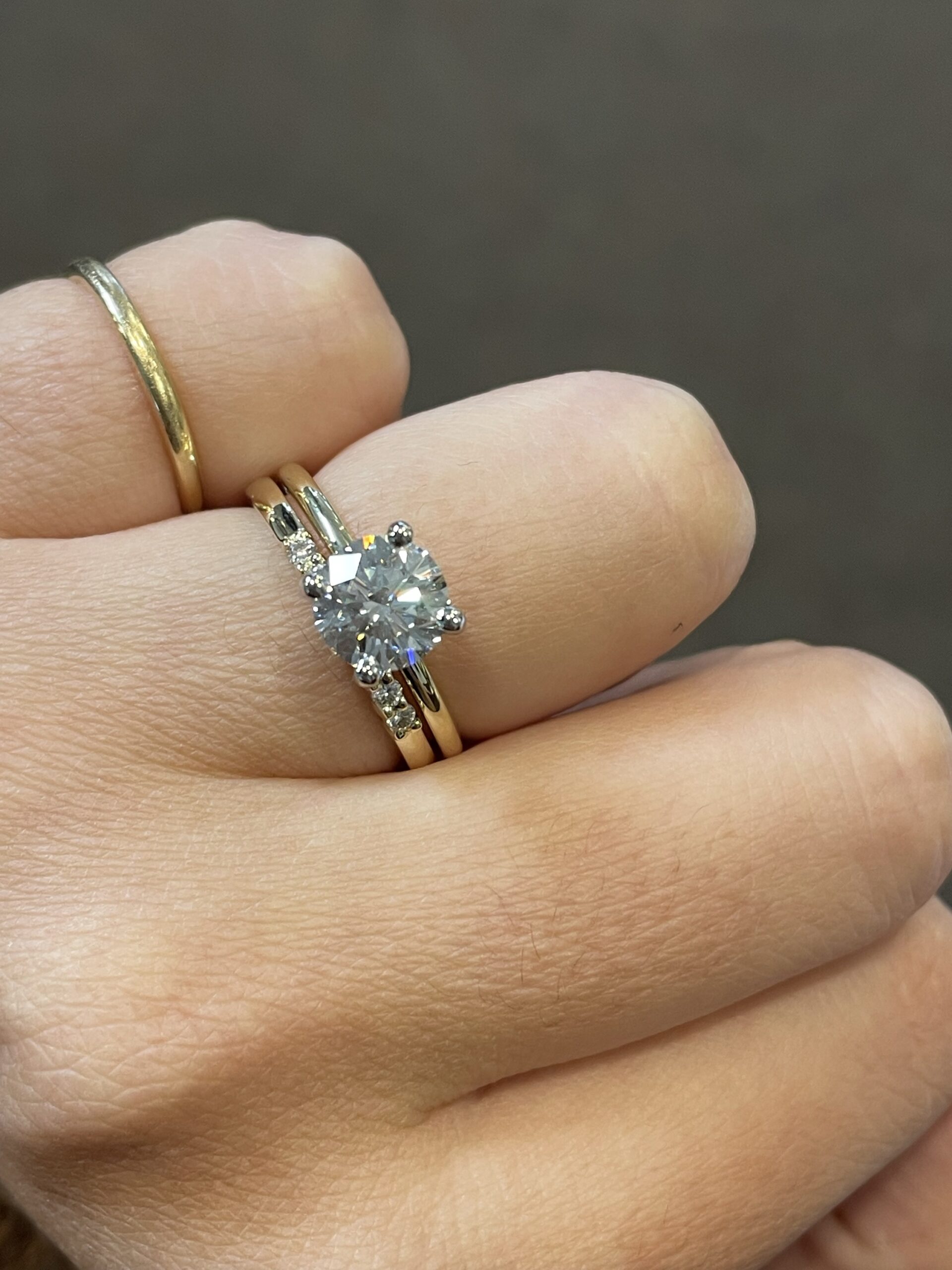 14k Yellow Gold 7 Stone Genuine .19 Cttw Round Brilliant Cut Diamond Shared Prong Band - Image 15