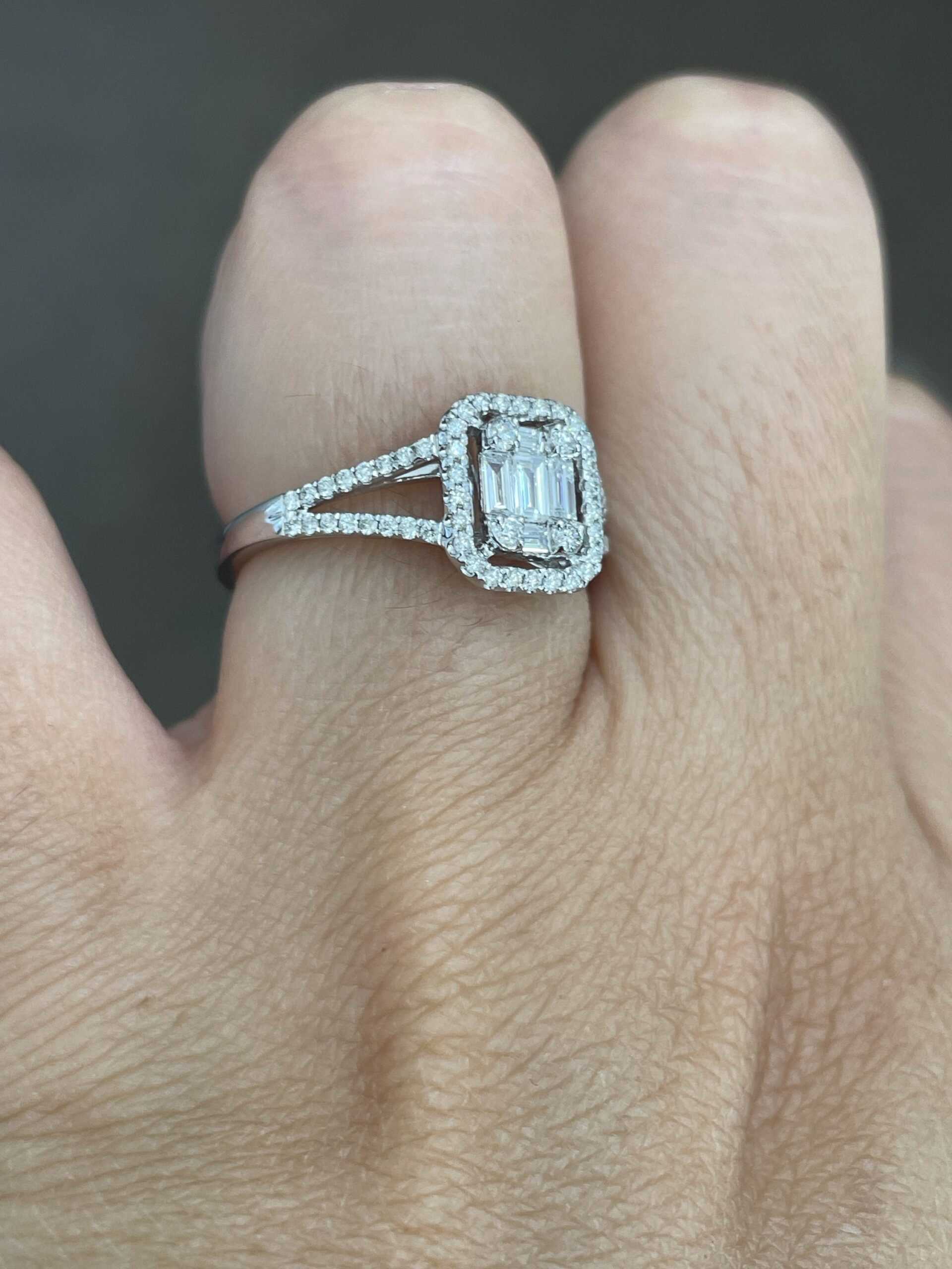 18k White Gold .45 Cttw Round Brilliant Cut Diamond & Diamond Baguette Cluster Ring - Image 26