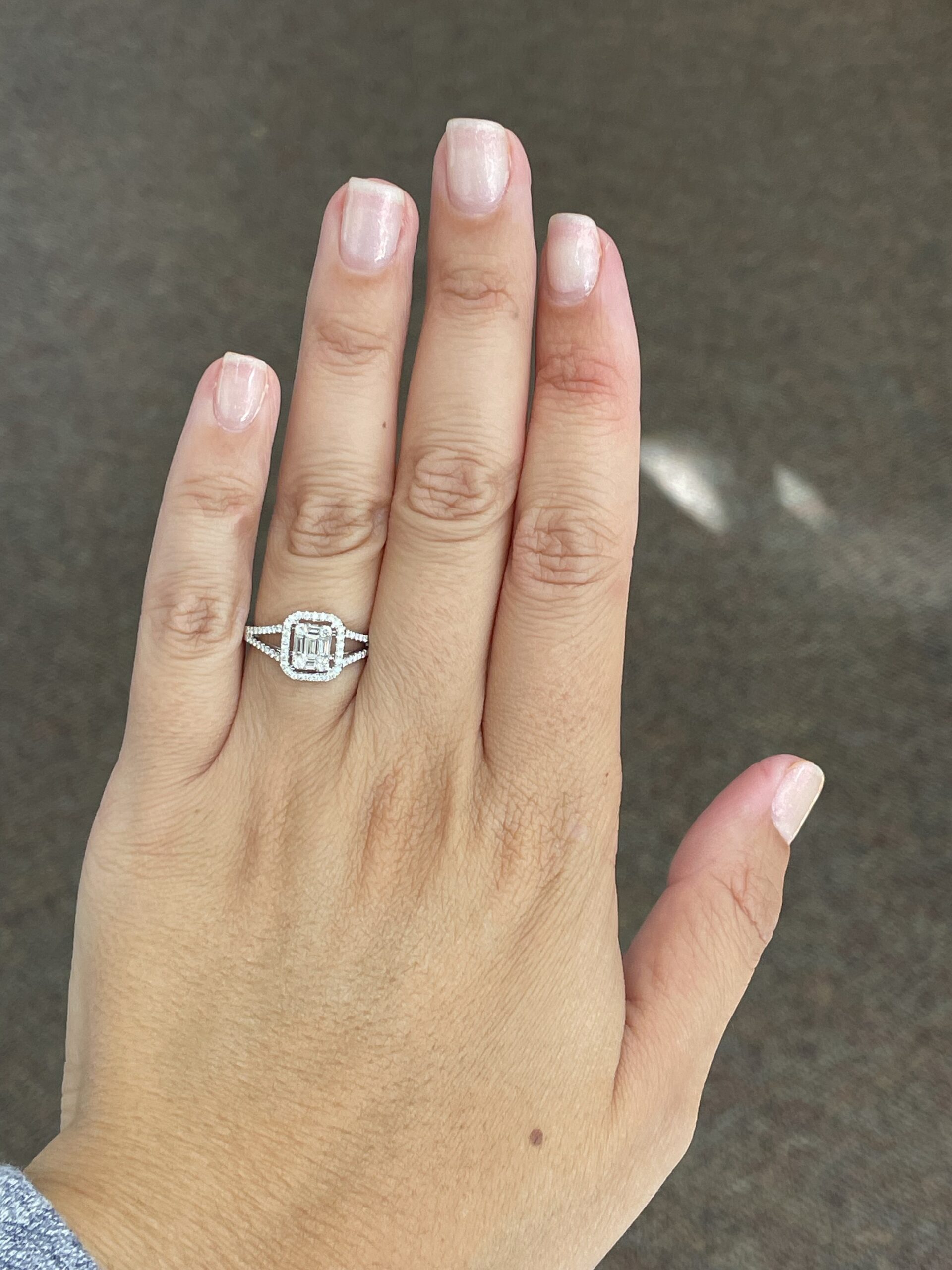 18k White Gold .45 Cttw Round Brilliant Cut Diamond & Diamond Baguette Cluster Ring - Image 27