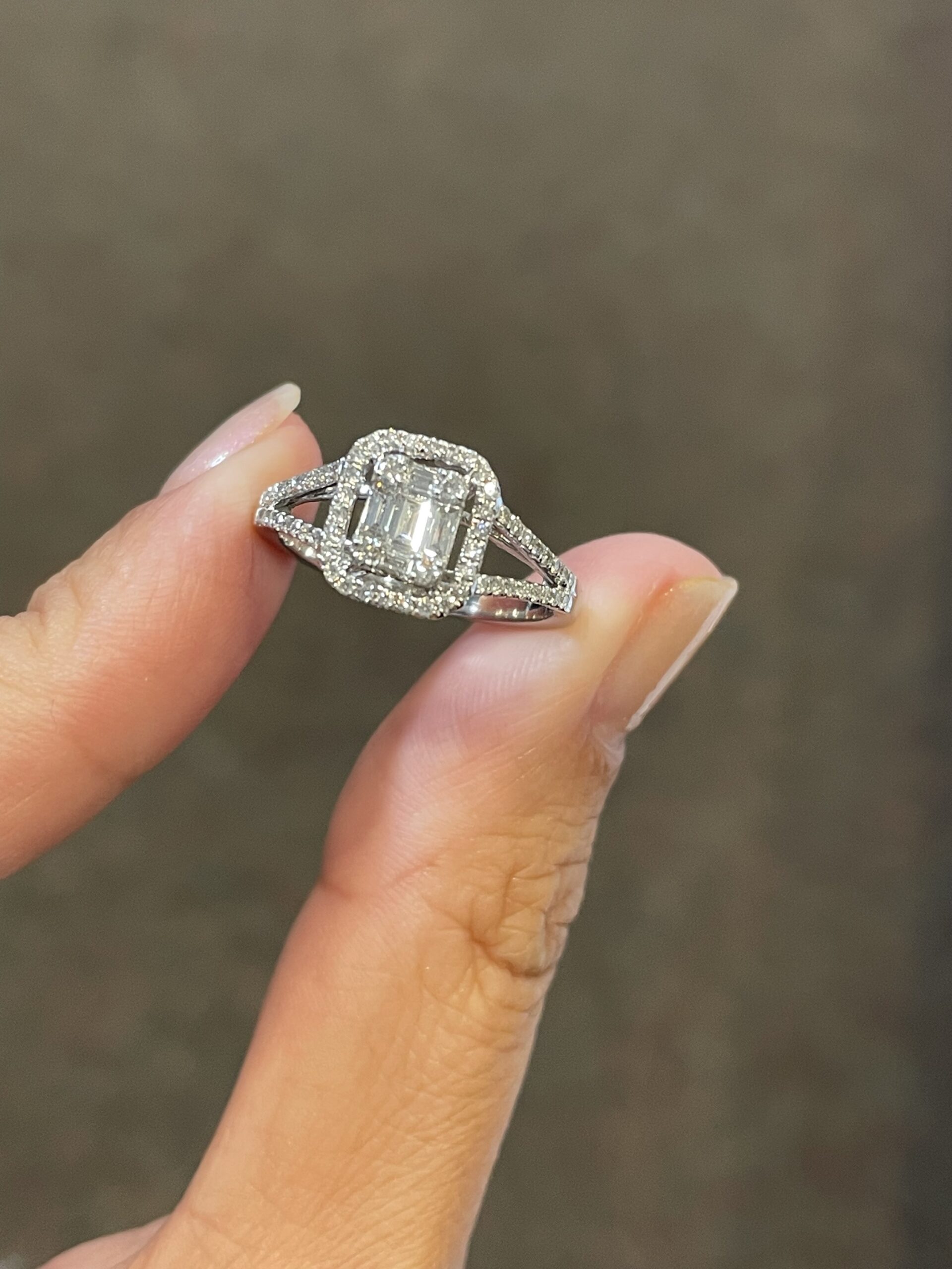 18k White Gold .45 Cttw Round Brilliant Cut Diamond & Diamond Baguette Cluster Ring - Image 2