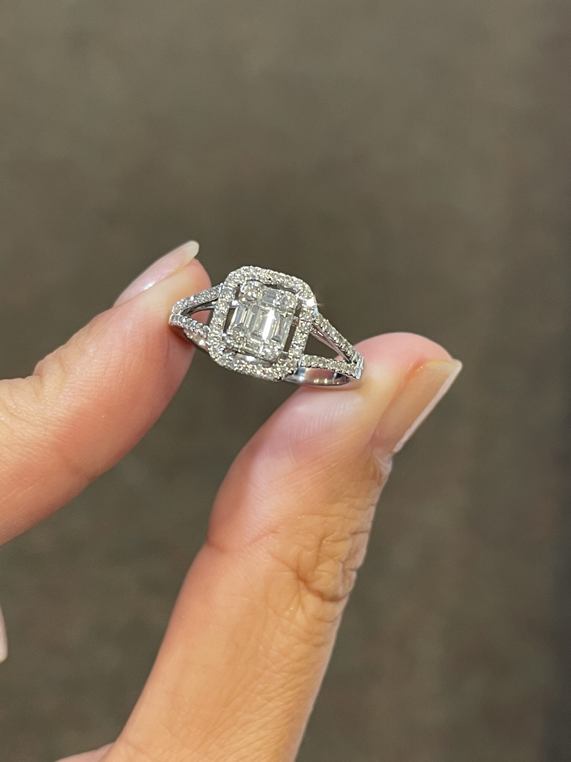 18k White Gold .45 Cttw Round Brilliant Cut Diamond & Diamond Baguette Cluster Ring - Image 3