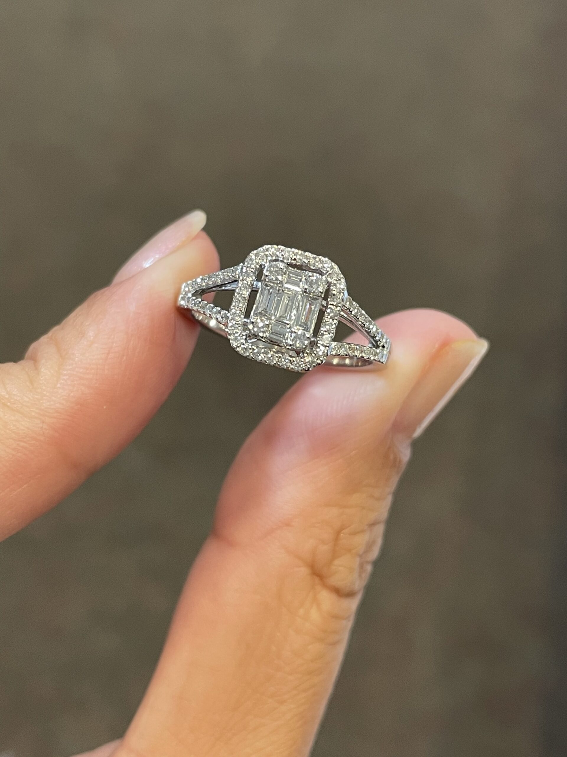 18k White Gold .45 Cttw Round Brilliant Cut Diamond & Diamond Baguette Cluster Ring - Image 4