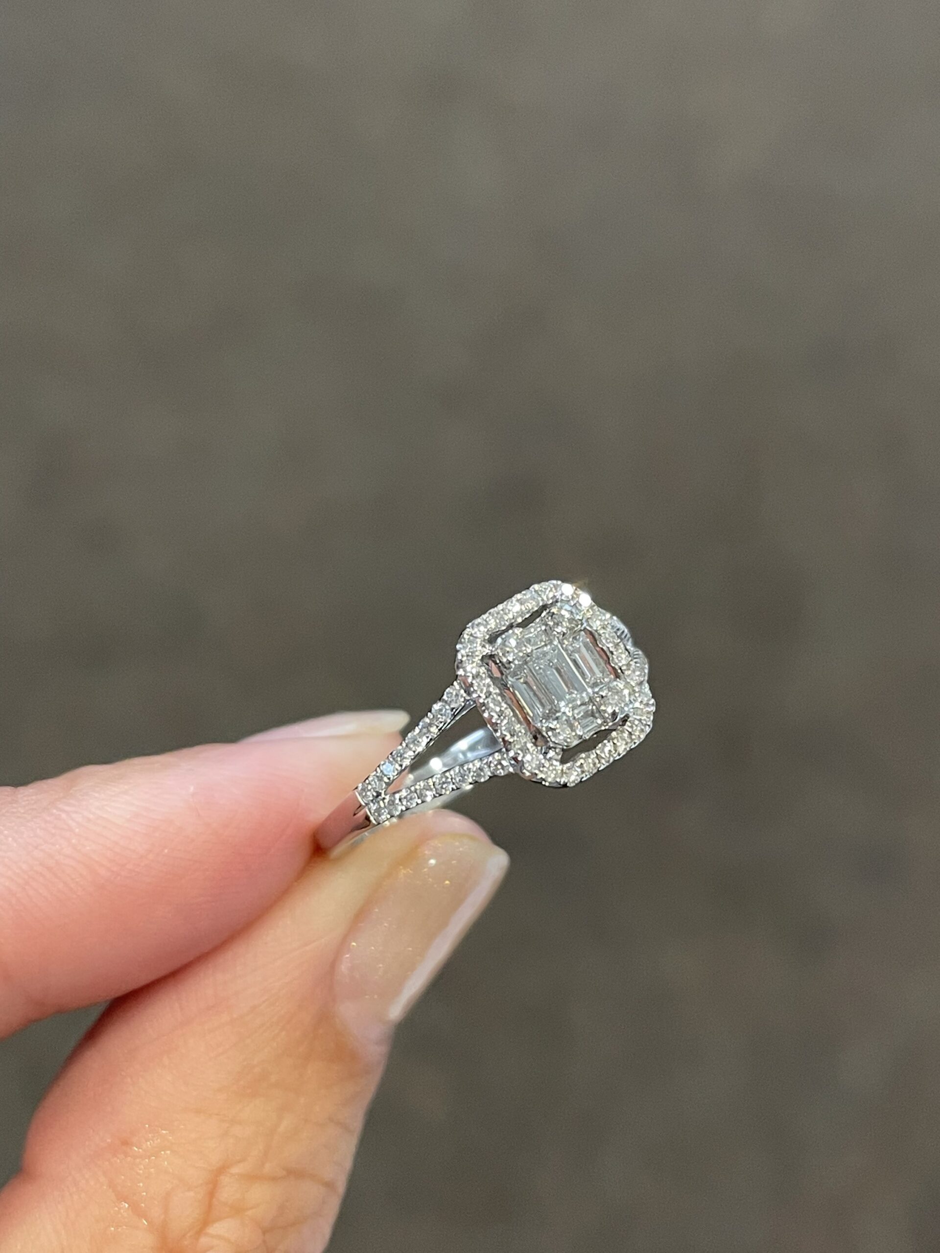 18k White Gold .45 Cttw Round Brilliant Cut Diamond & Diamond Baguette Cluster Ring - Image 5