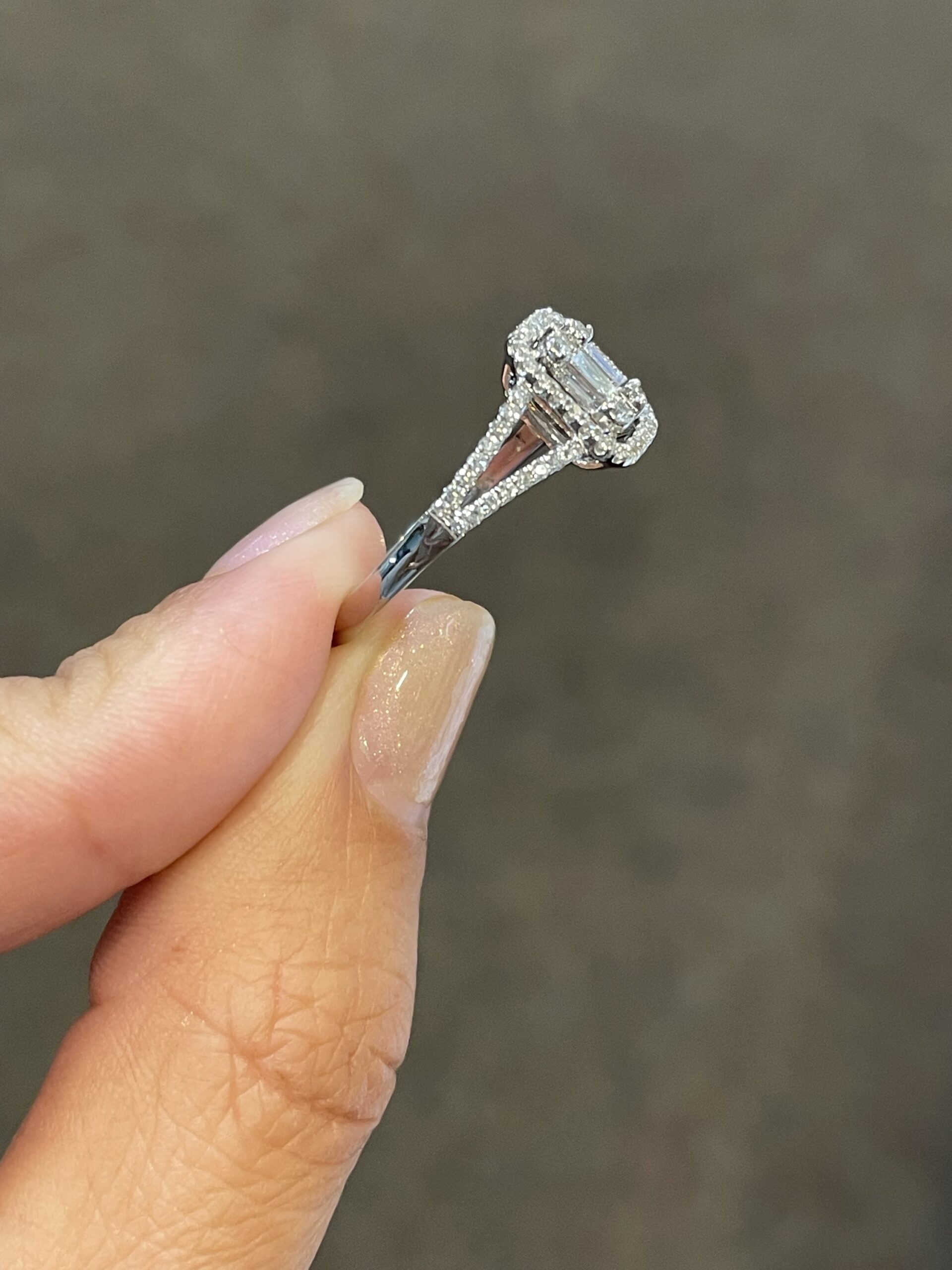 18k White Gold .45 Cttw Round Brilliant Cut Diamond & Diamond Baguette Cluster Ring - Image 7