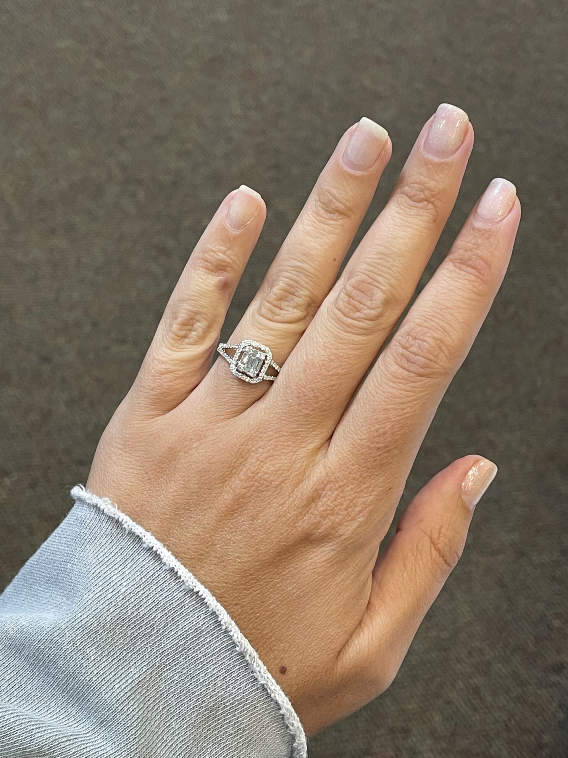 18k White Gold .45 Cttw Round Brilliant Cut Diamond & Diamond Baguette Cluster Ring - Image 12