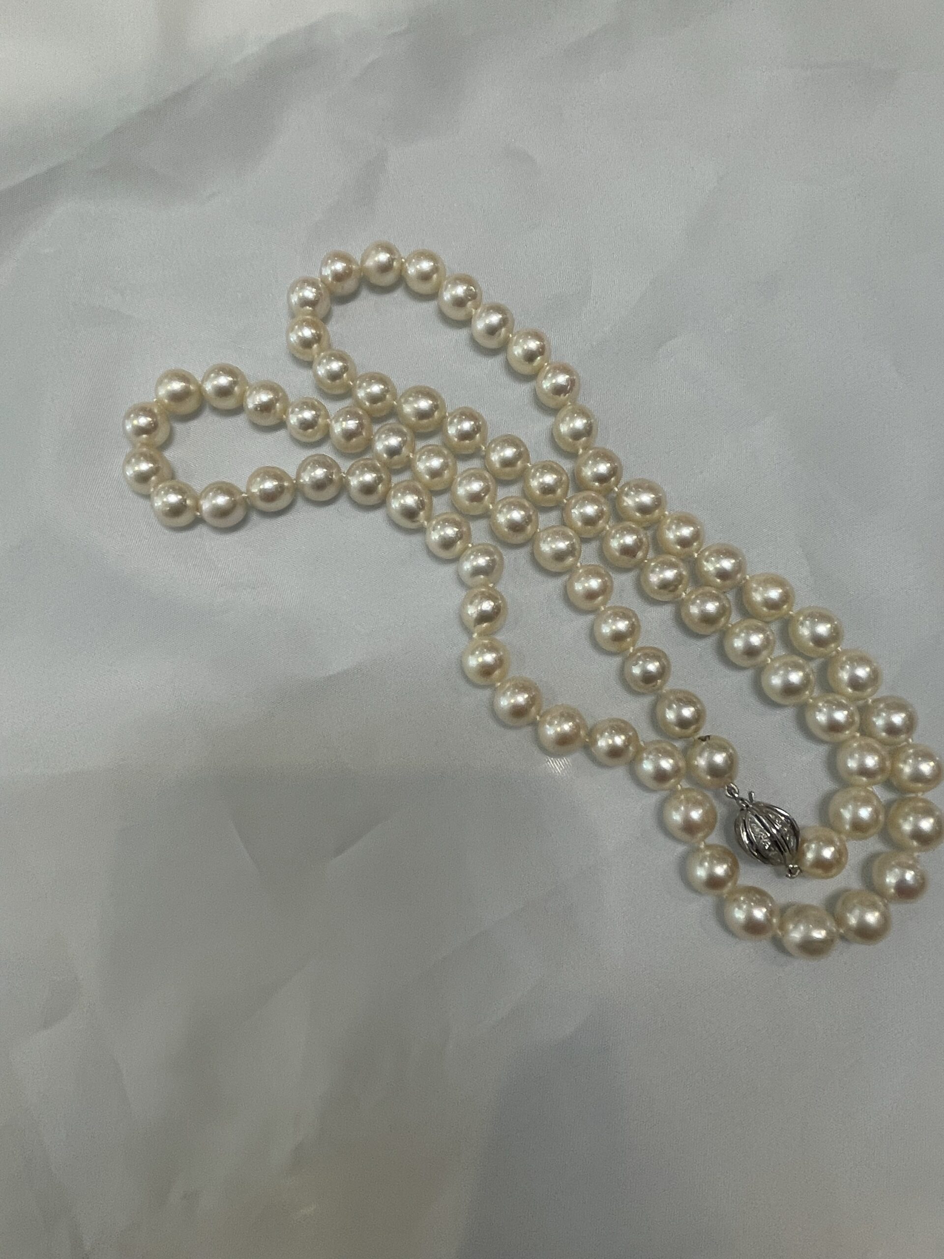 Fine Quality 26.5” Cultured Akoya Pearl Strand With 18k White Gold Diamond Sphere Clasp - Image 8