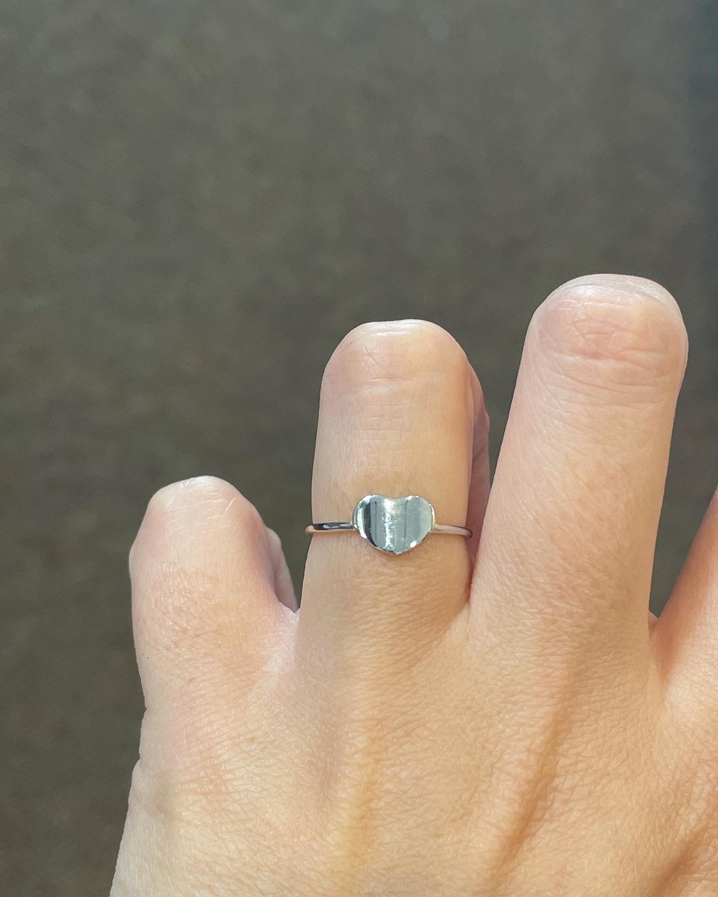 18k White Gold Polished Heart Ring - Image 9