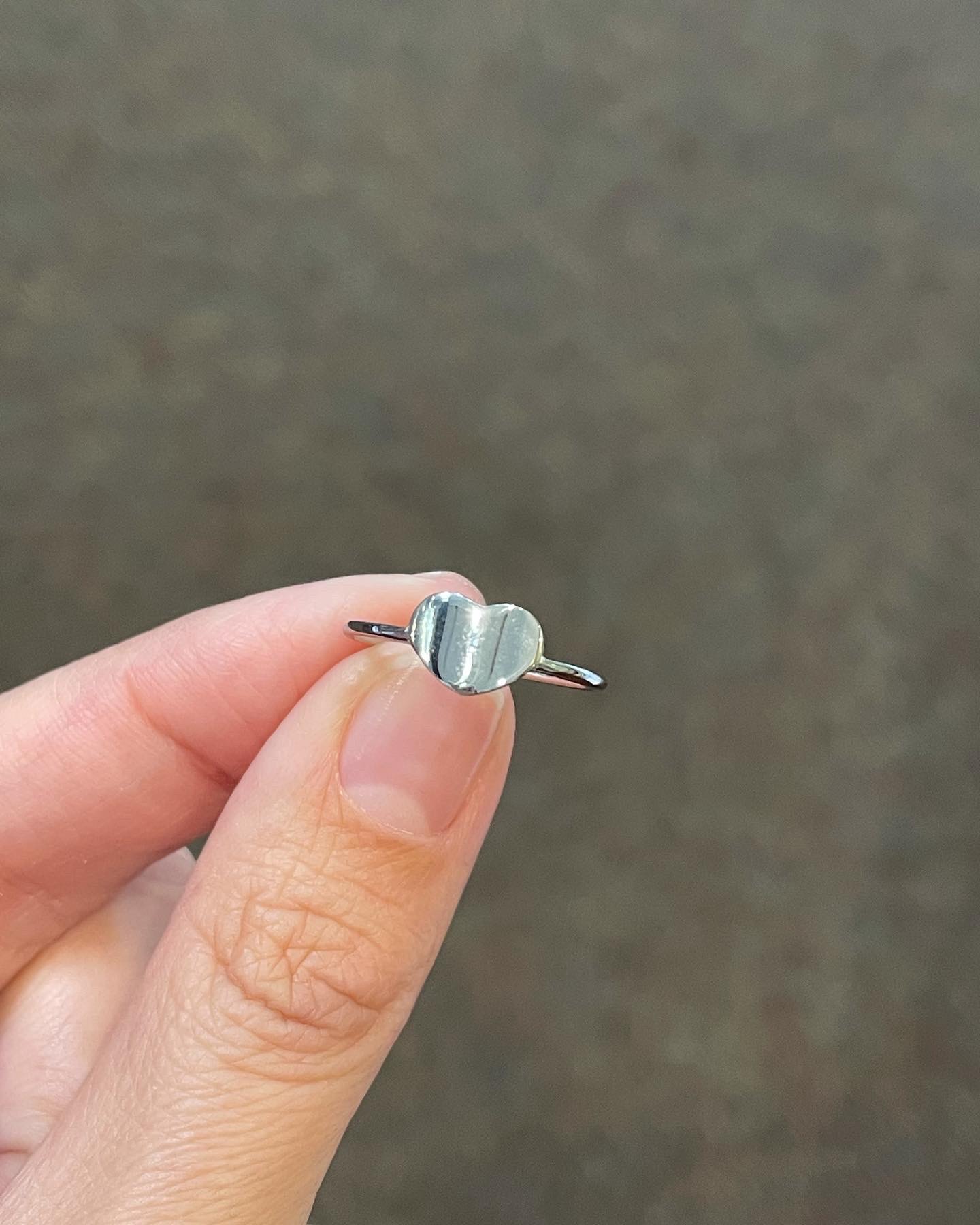 18k White Gold Polished Heart Ring - Image 5