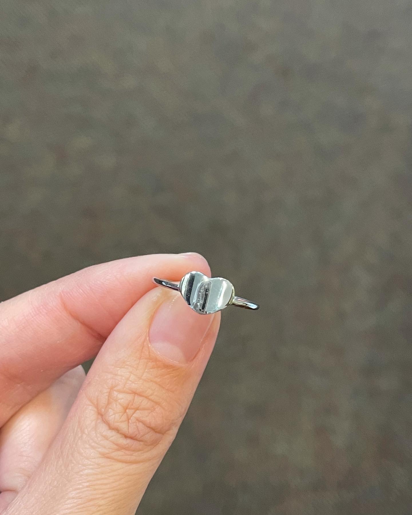 18k White Gold Polished Heart Ring - Image 6