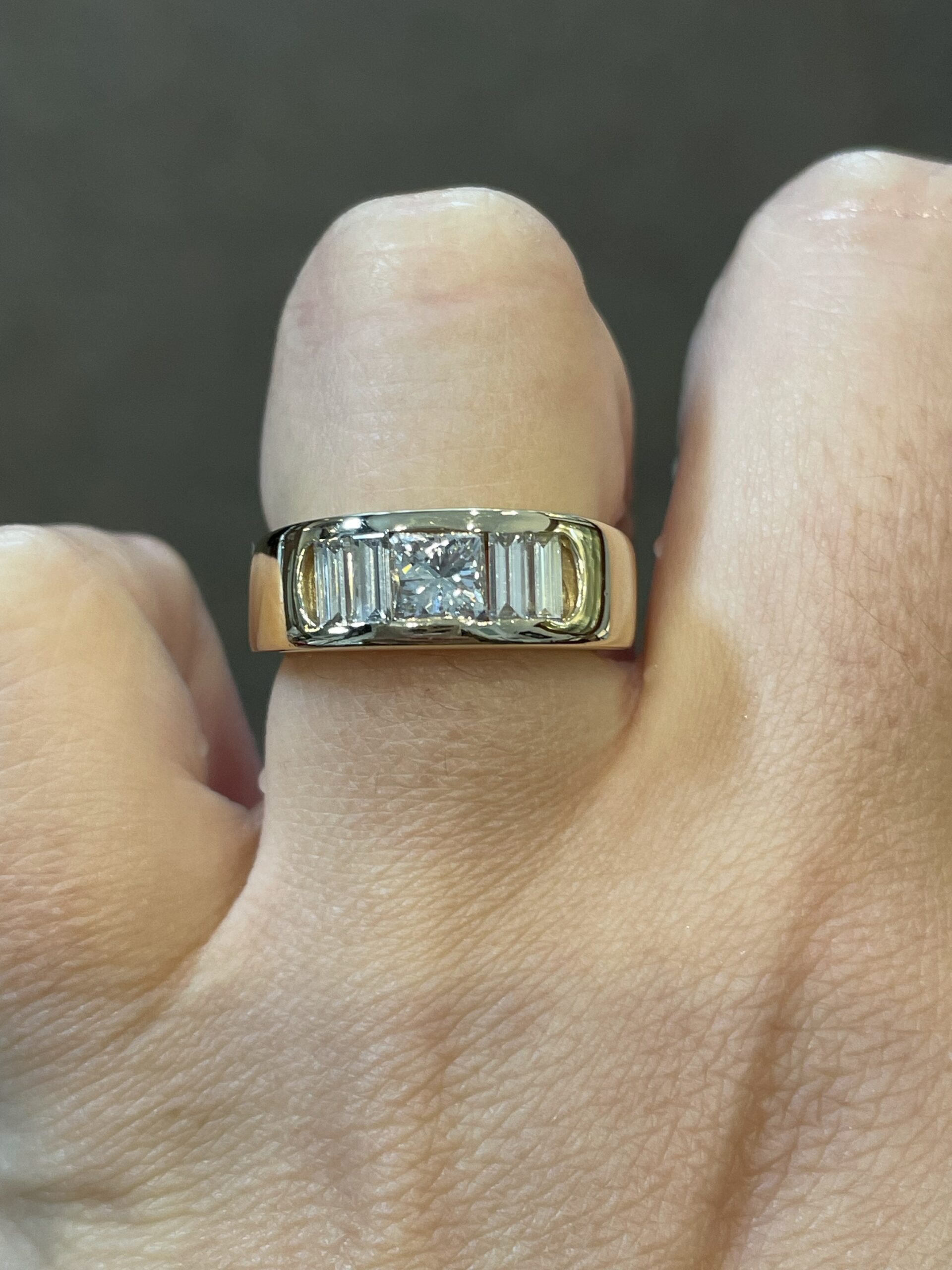 14k Yellow Gold Princess Cut Diamond & Diamond Baguette Wide Band Ring - Image 7