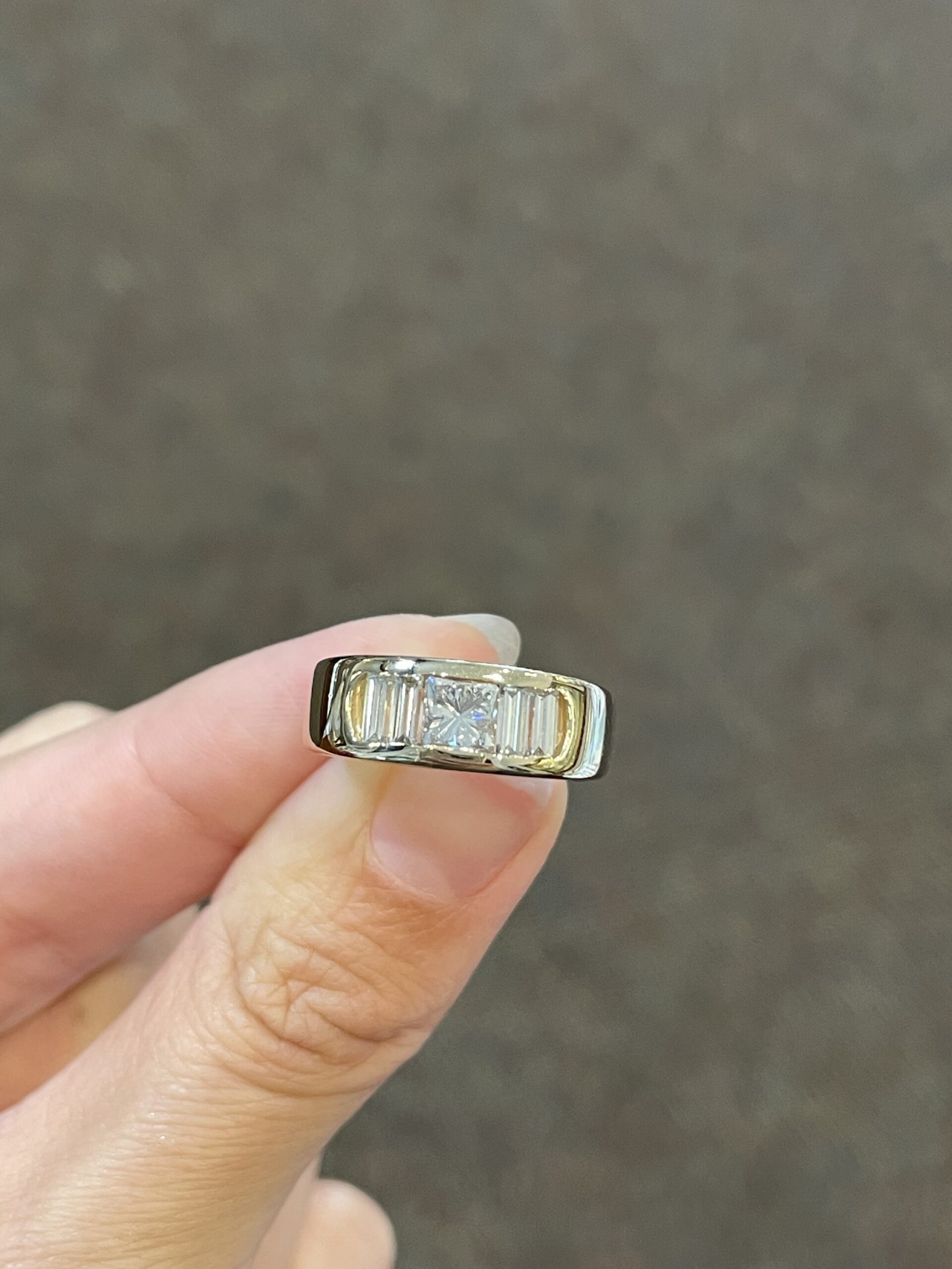 14k Yellow Gold Princess Cut Diamond & Diamond Baguette Wide Band Ring - Image 12