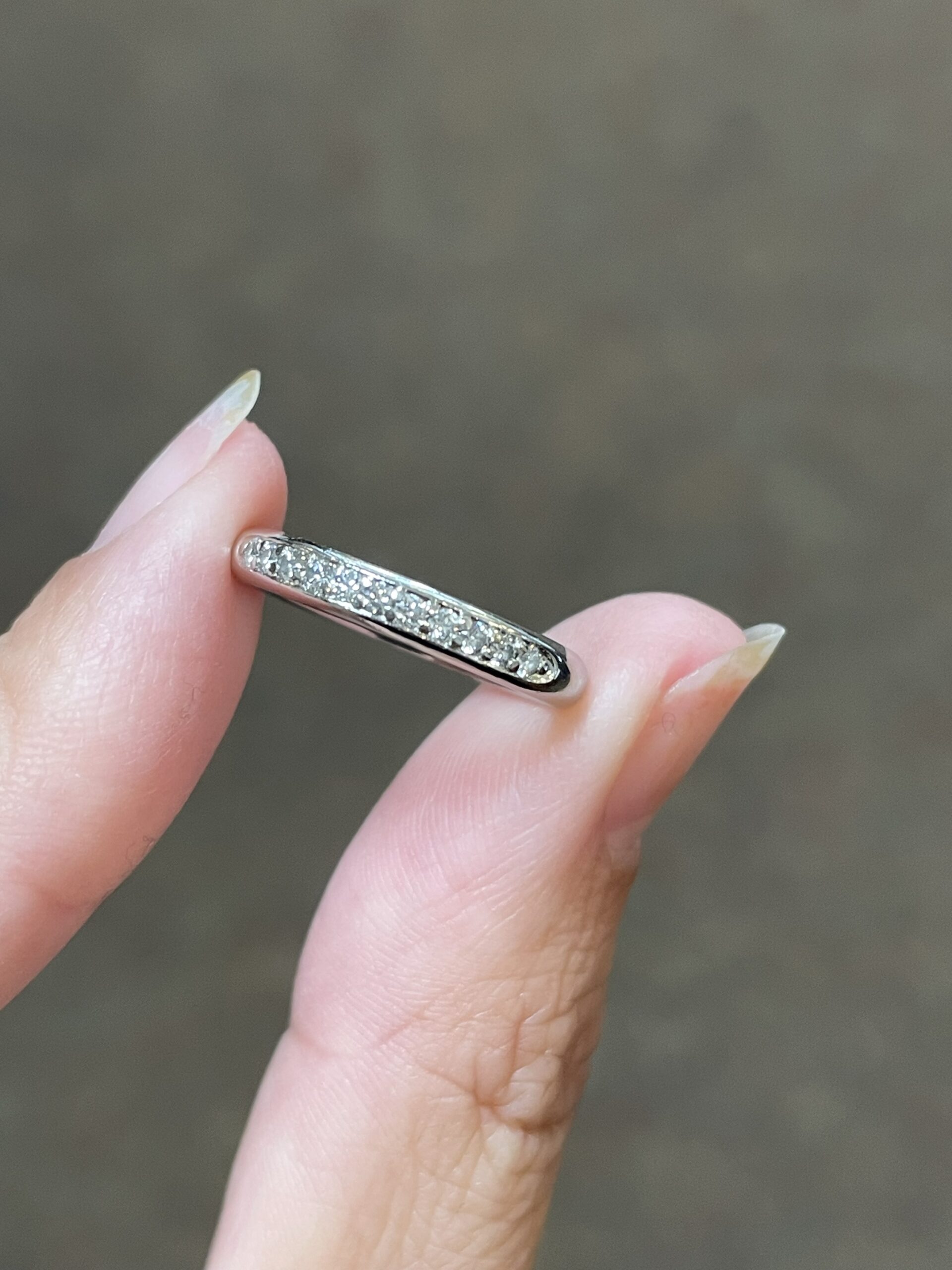 Platinum Comfort Fit .20 Cttw Genuine Round Brilliant Cut Diamond Bead Set Wedding Band - Image 4