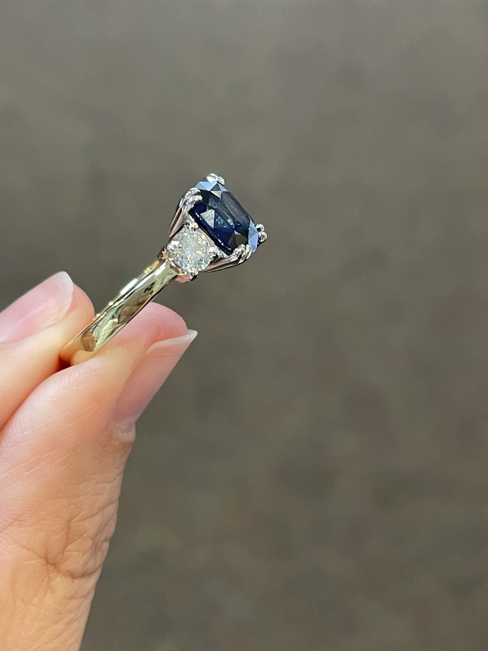 18k Yellow Gold & Platinum Genuine A.G.S. 2.69 Carat Ceylon Sapphire & Diamond 3 Stone Ring - Image 8