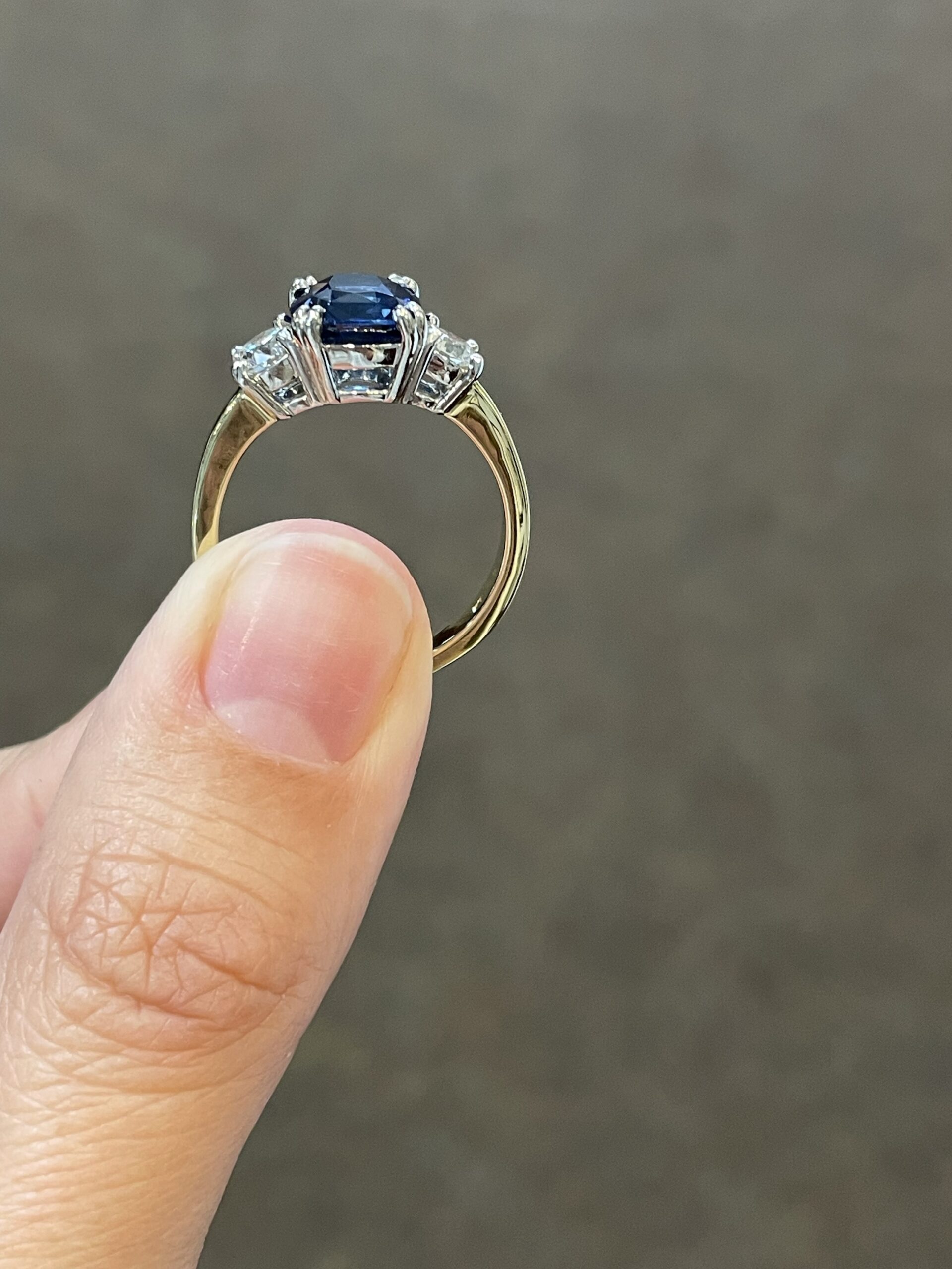 18k Yellow Gold & Platinum Genuine A.G.S. 2.69 Carat Ceylon Sapphire & Diamond 3 Stone Ring - Image 12