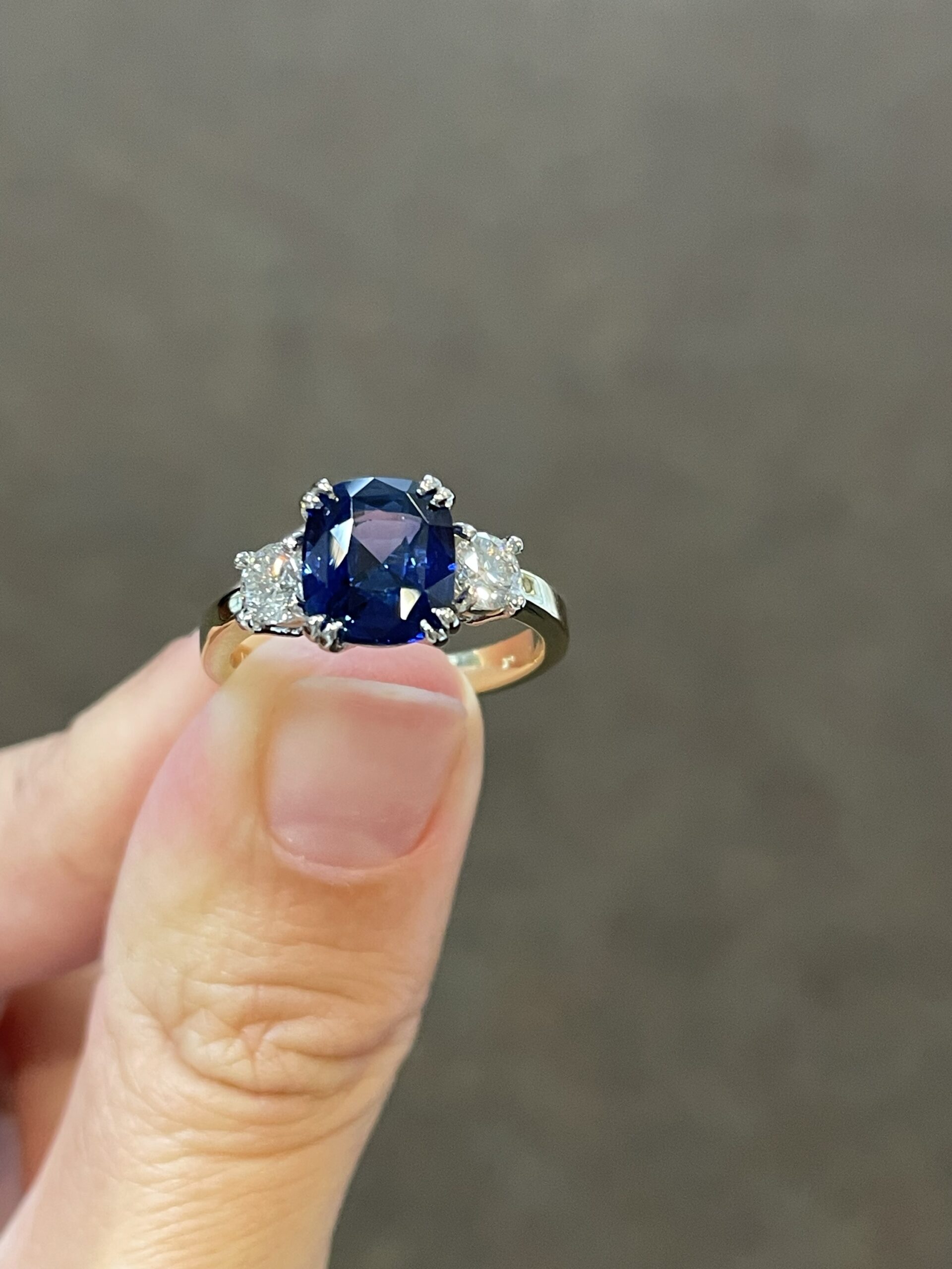 18k Yellow Gold & Platinum Genuine A.G.S. 2.69 Carat Ceylon Sapphire & Diamond 3 Stone Ring - Image 11