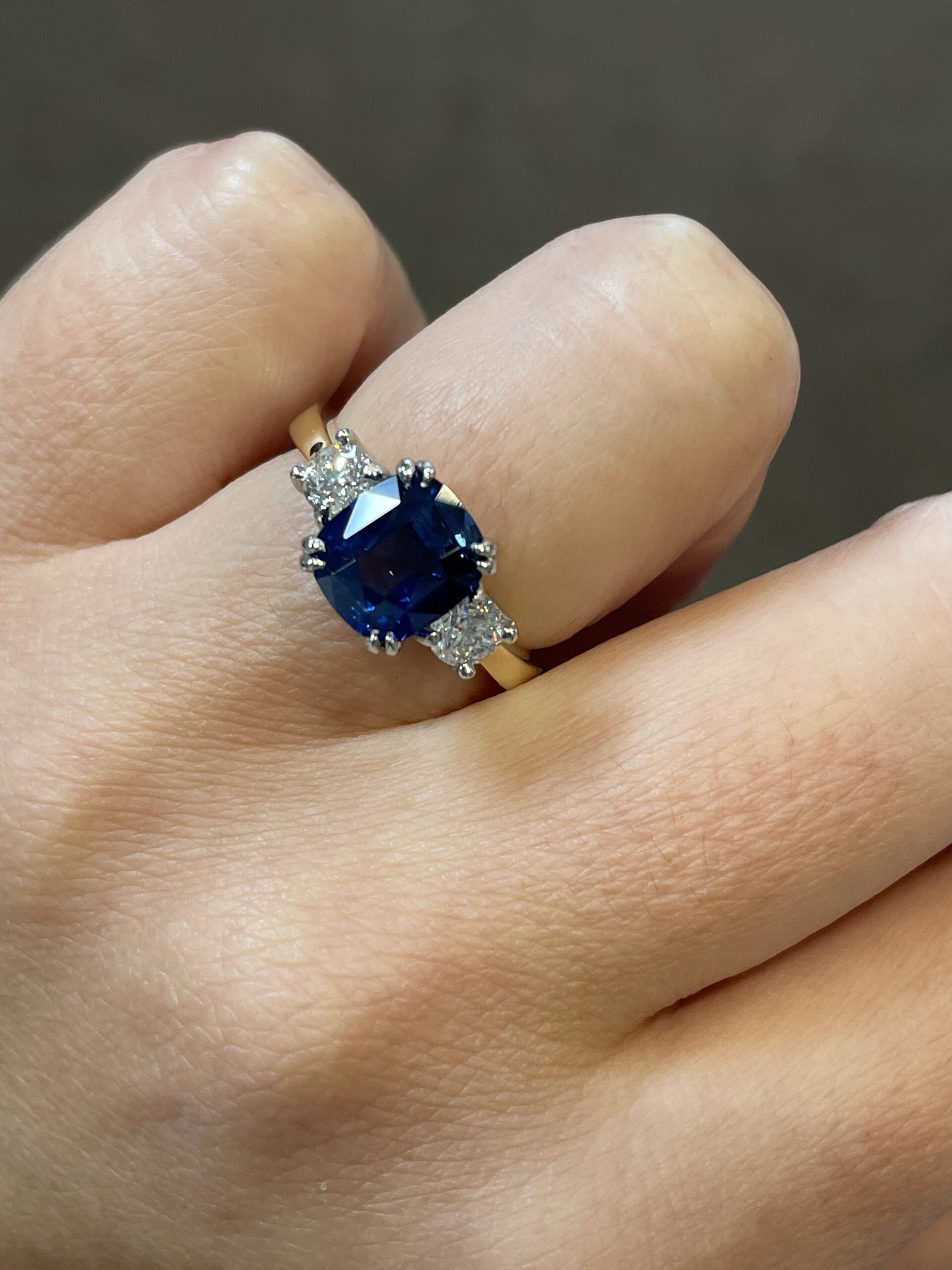 18k Yellow Gold & Platinum Genuine A.G.S. 2.69 Carat Ceylon Sapphire & Diamond 3 Stone Ring - Image 15