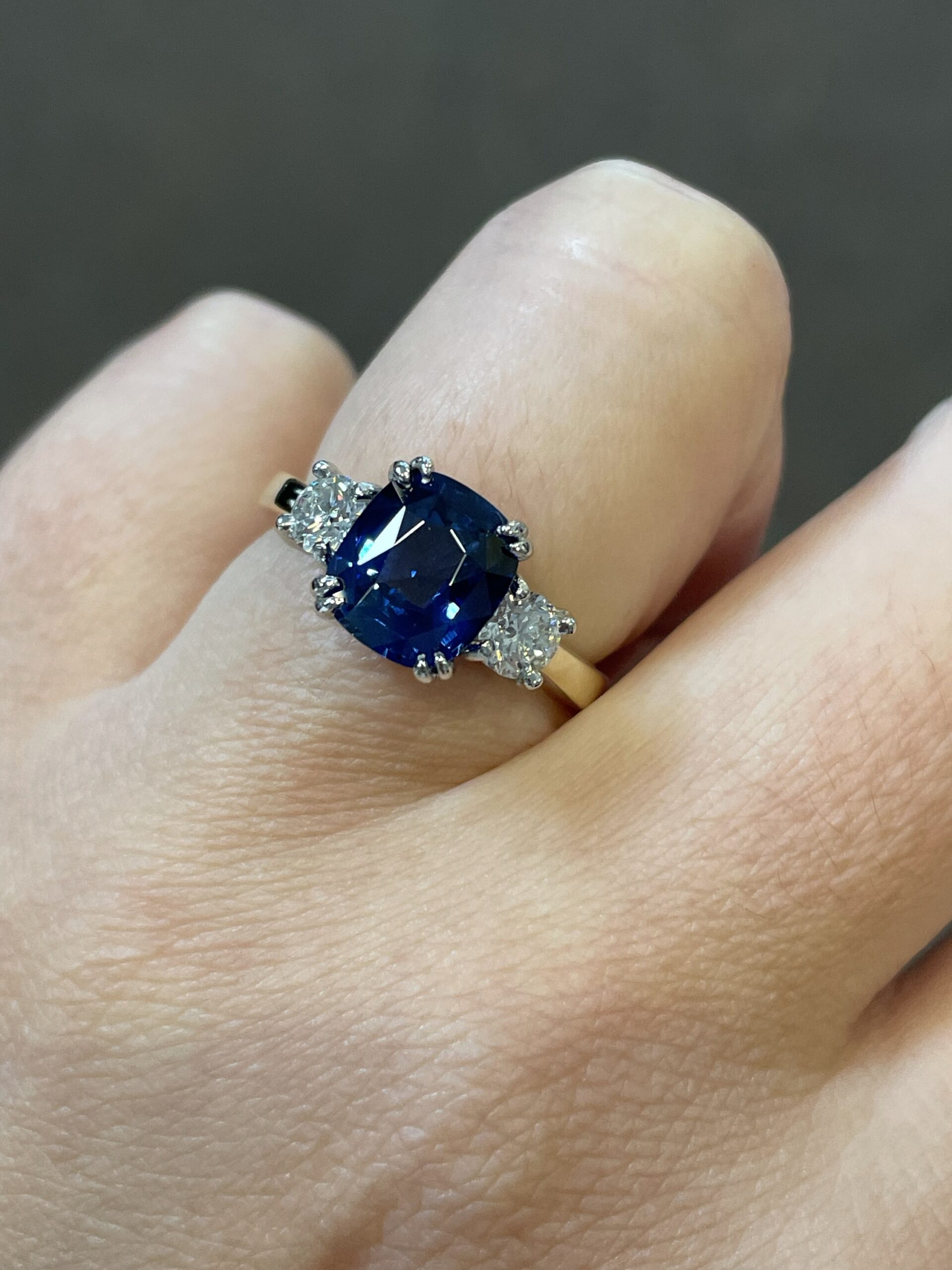18k Yellow Gold & Platinum Genuine A.G.S. 2.69 Carat Ceylon Sapphire & Diamond 3 Stone Ring - Image 16
