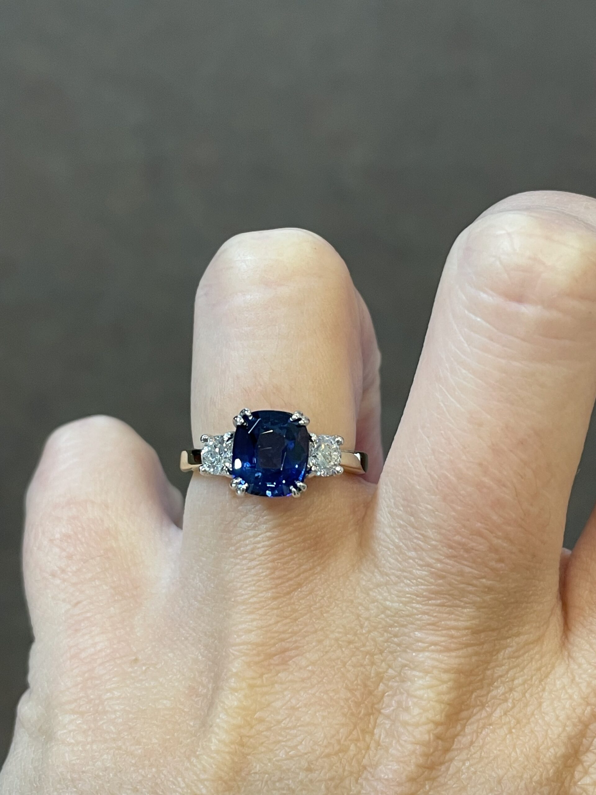 18k Yellow Gold & Platinum Genuine A.G.S. 2.69 Carat Ceylon Sapphire & Diamond 3 Stone Ring - Image 17