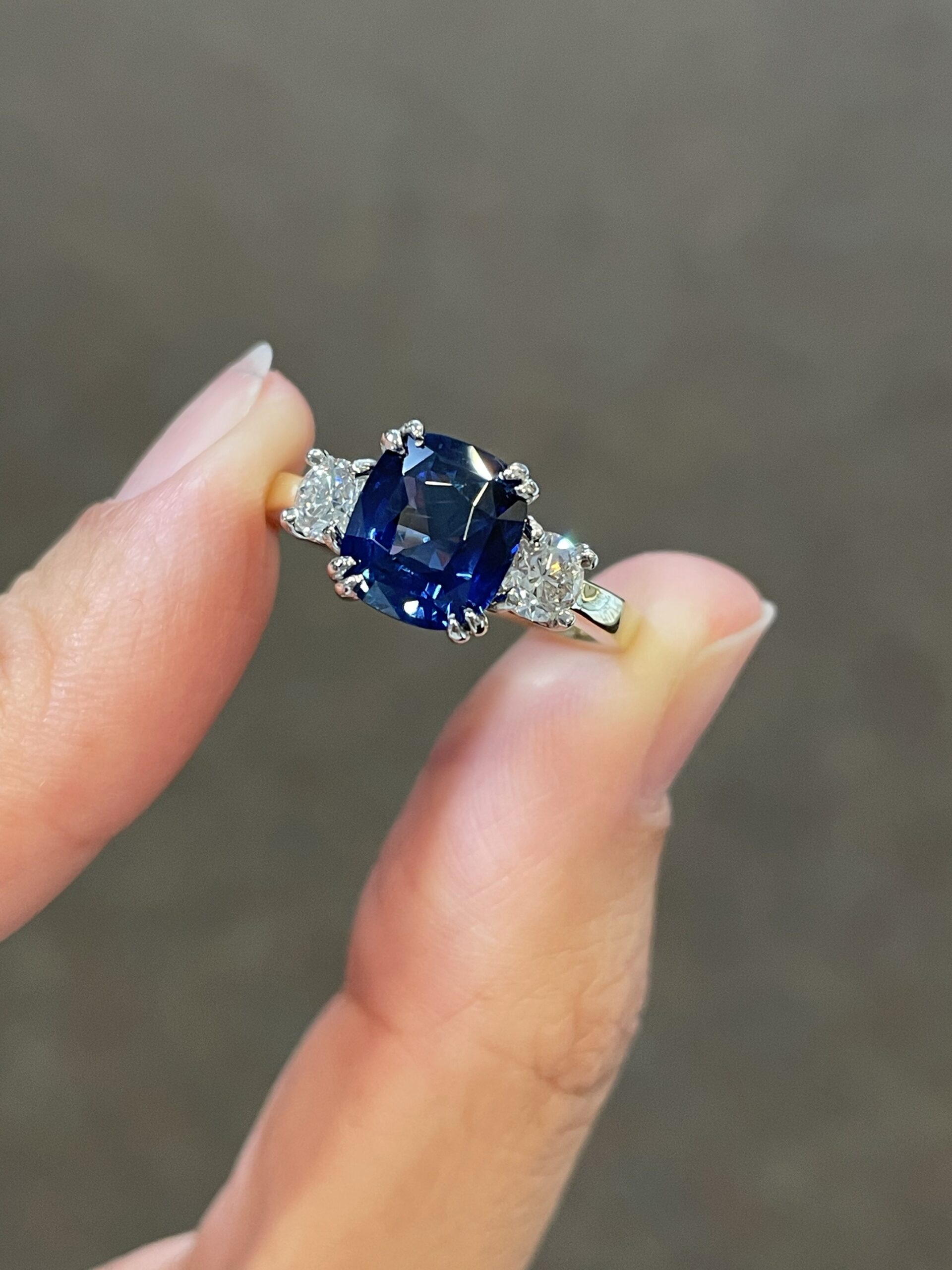 18k Yellow Gold & Platinum Genuine A.G.S. 2.69 Carat Ceylon Sapphire & Diamond 3 Stone Ring